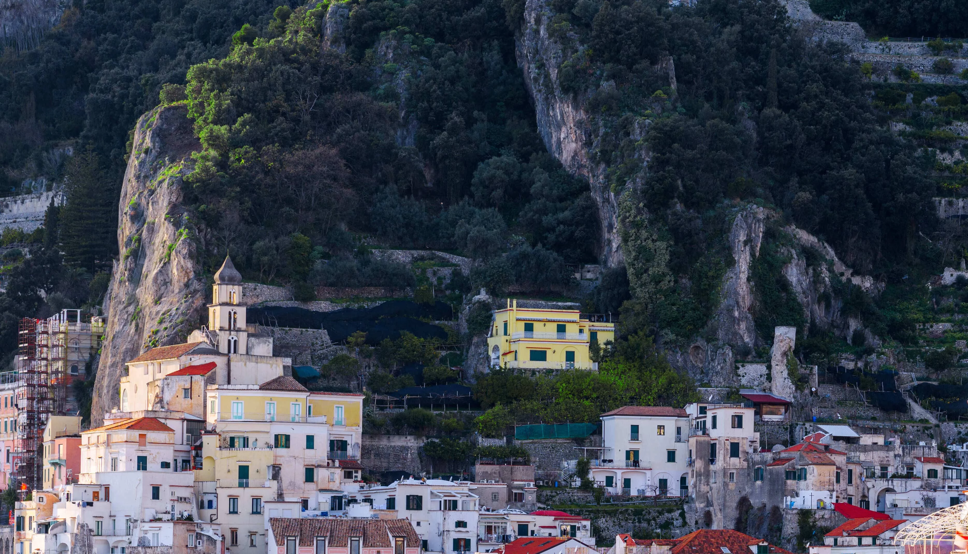 Why Choose Localrydes in Amalfi?