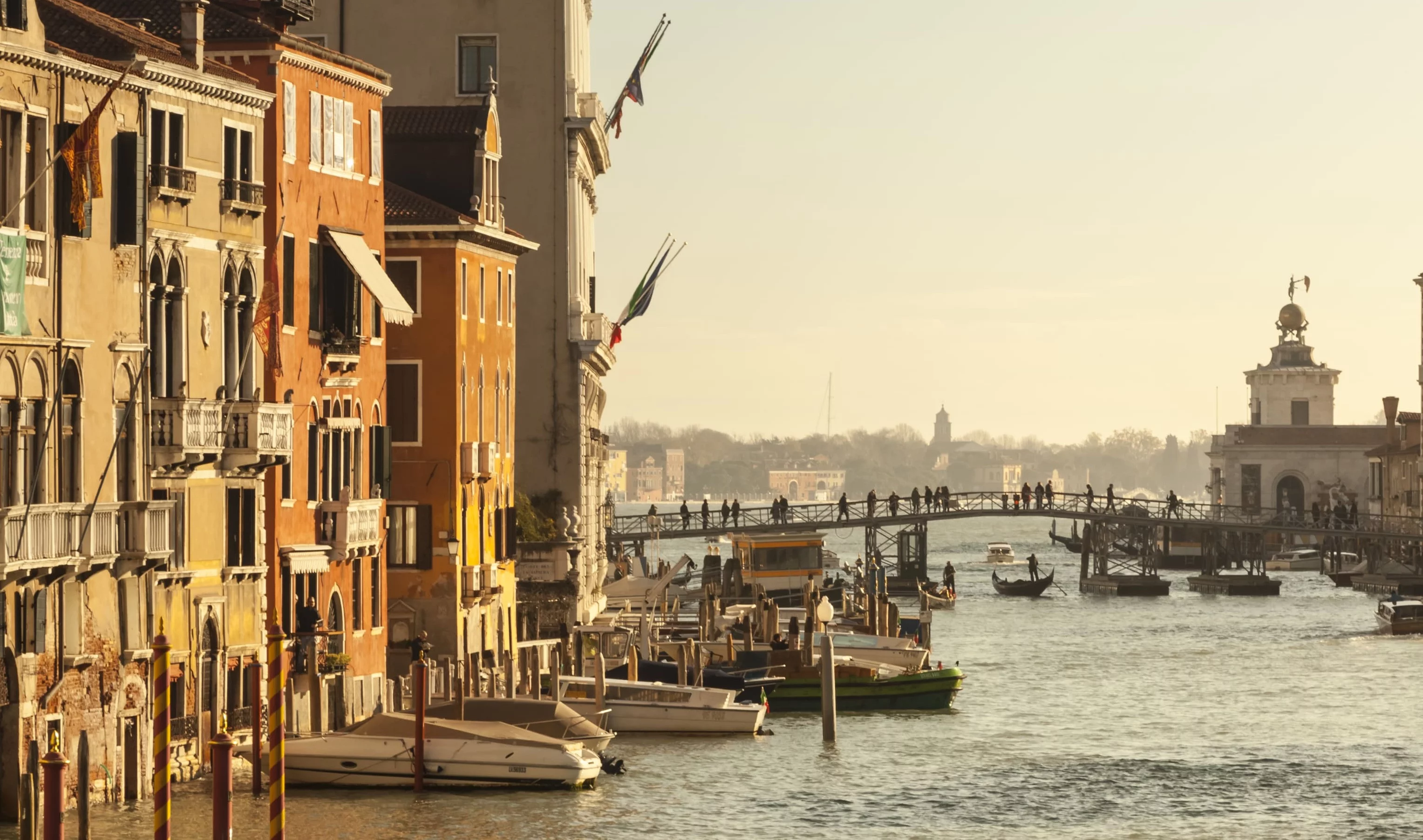 Why Choose Localrydes in Venice?