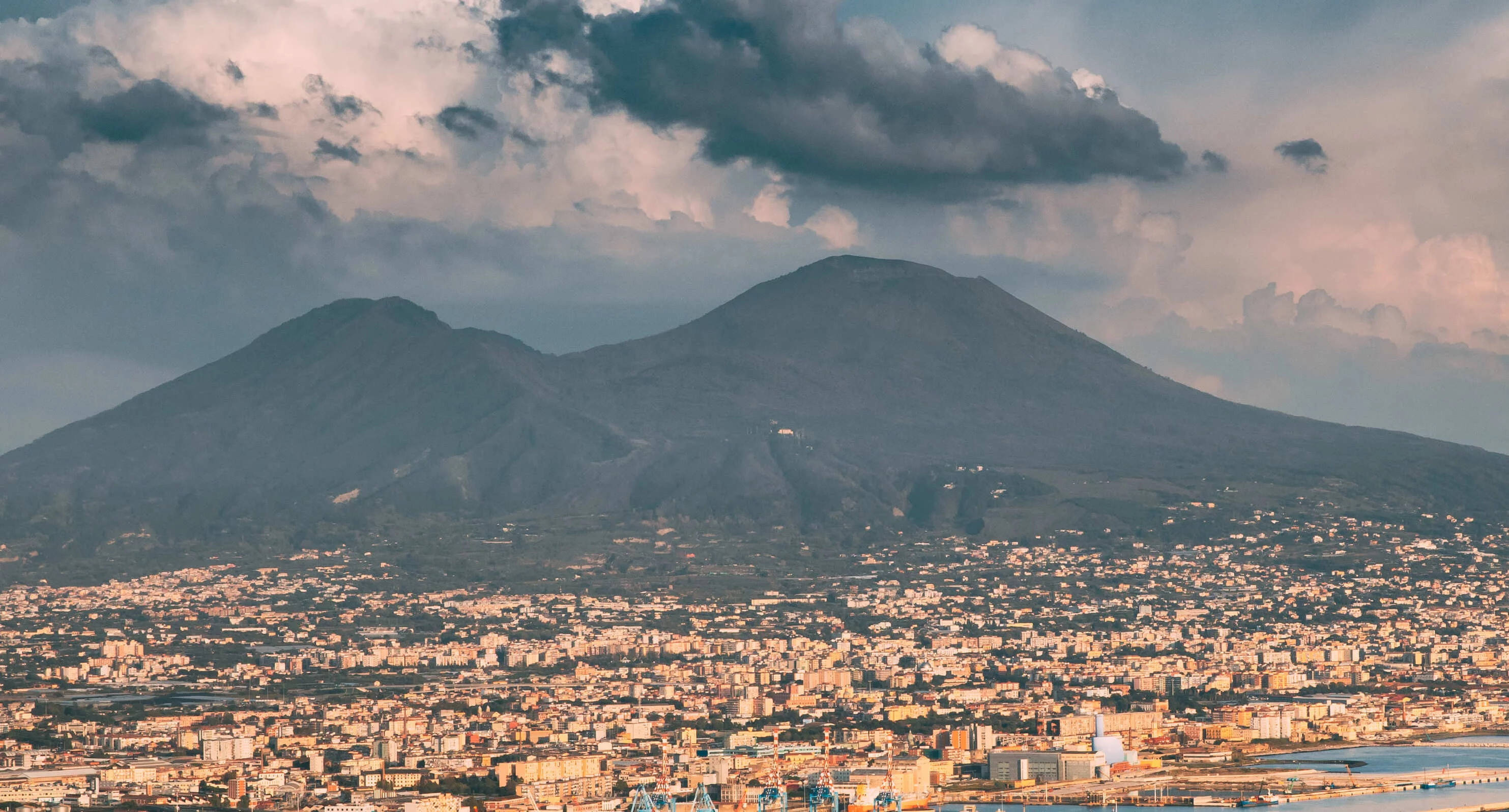 Why Choose Localrydes in Naples?