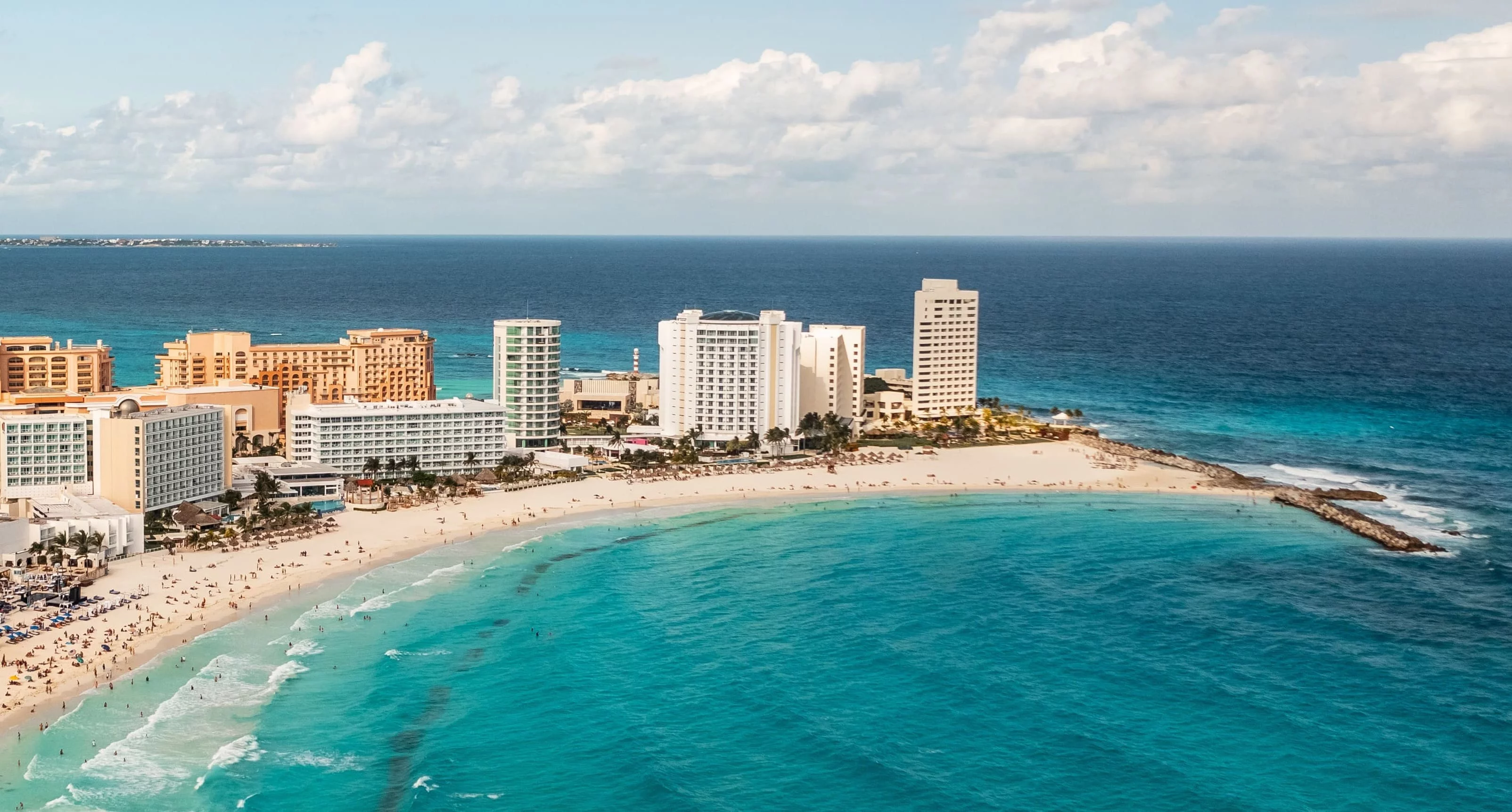 Why Choose Localrydes in Cancún?