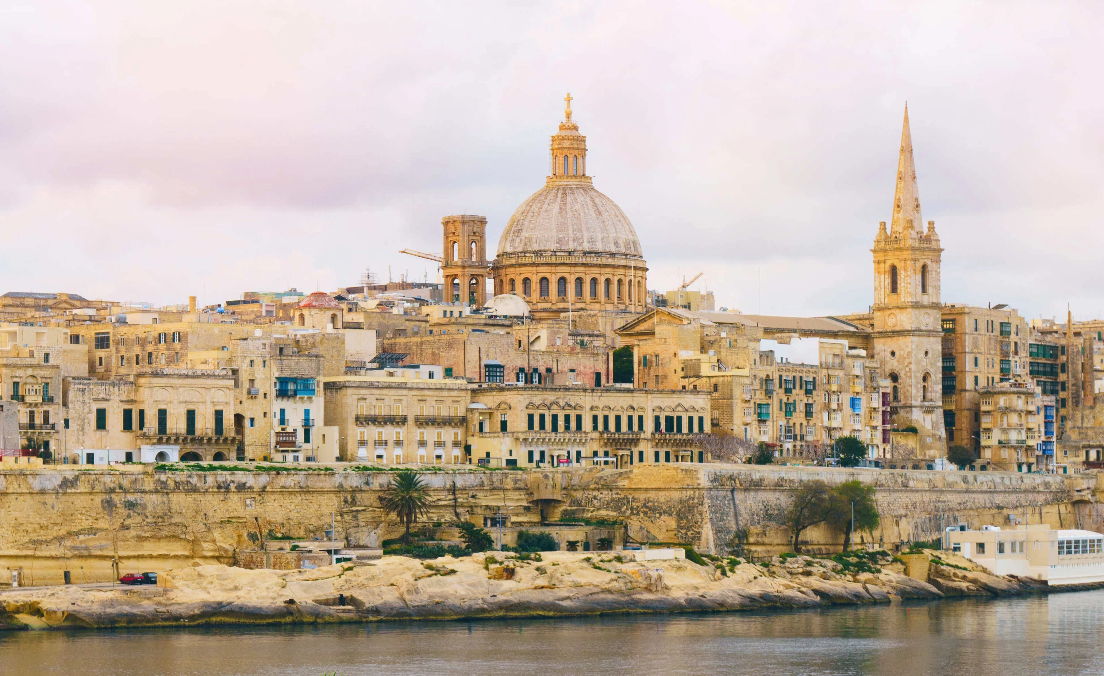 Why Choose Localrydes in Valletta?