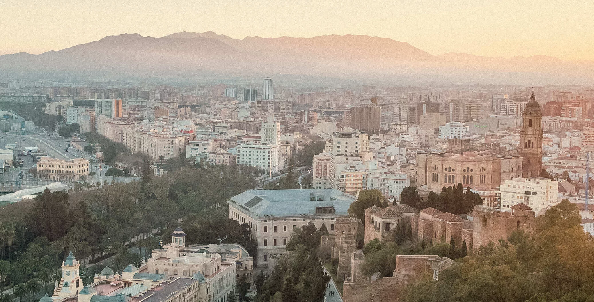 Why Choose Localrydes in Málaga?