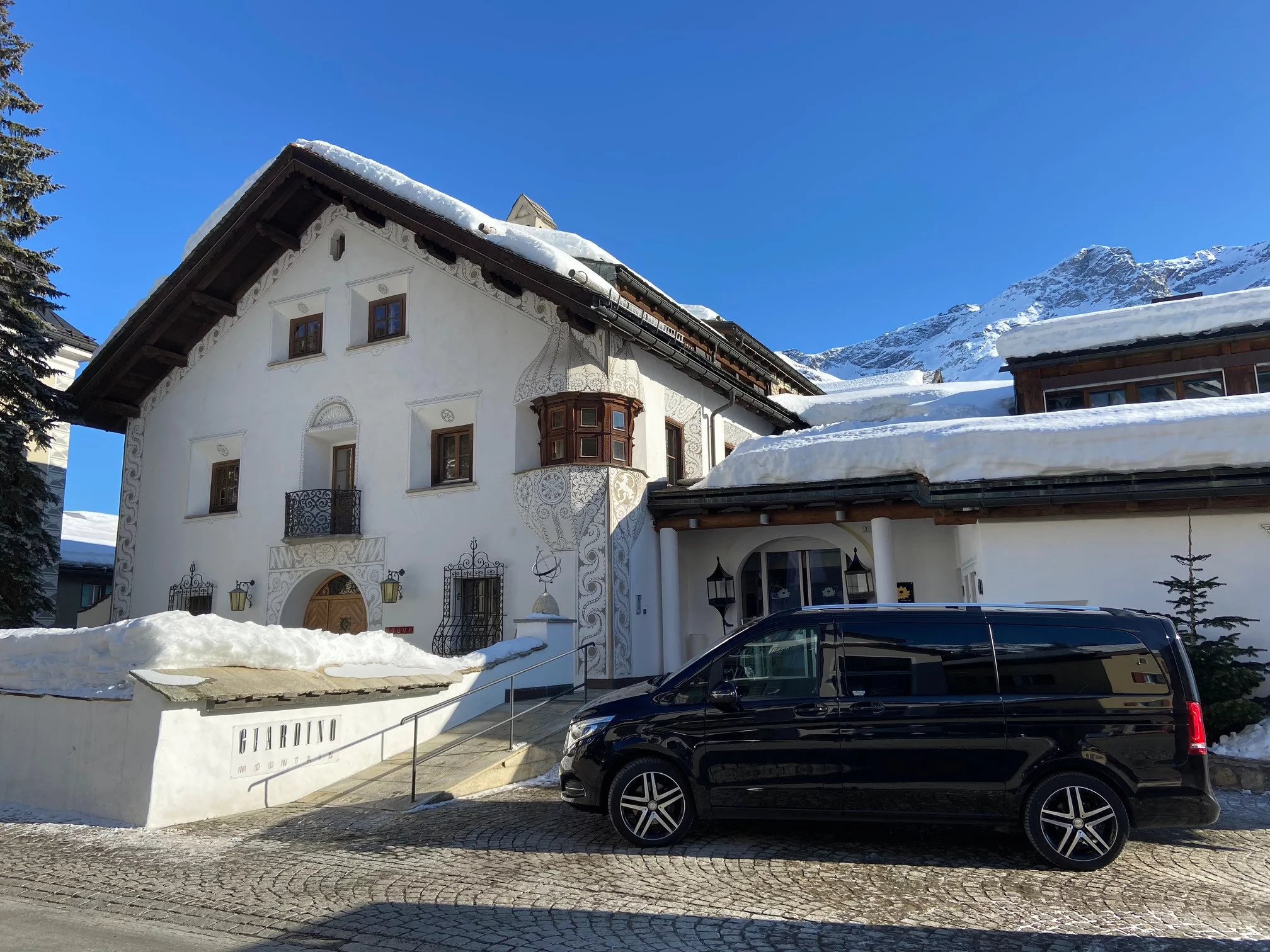 Mercedes V-Class Package – Milan Fashion Week
