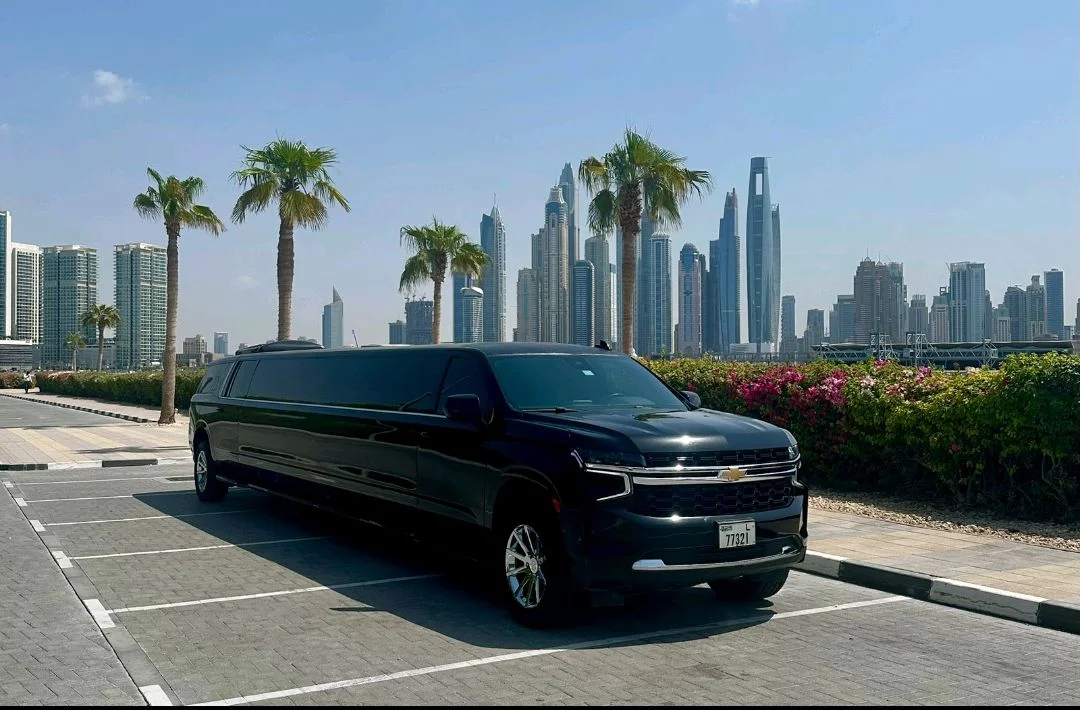 Chevrolet  Suburban 2024 - Photo 2