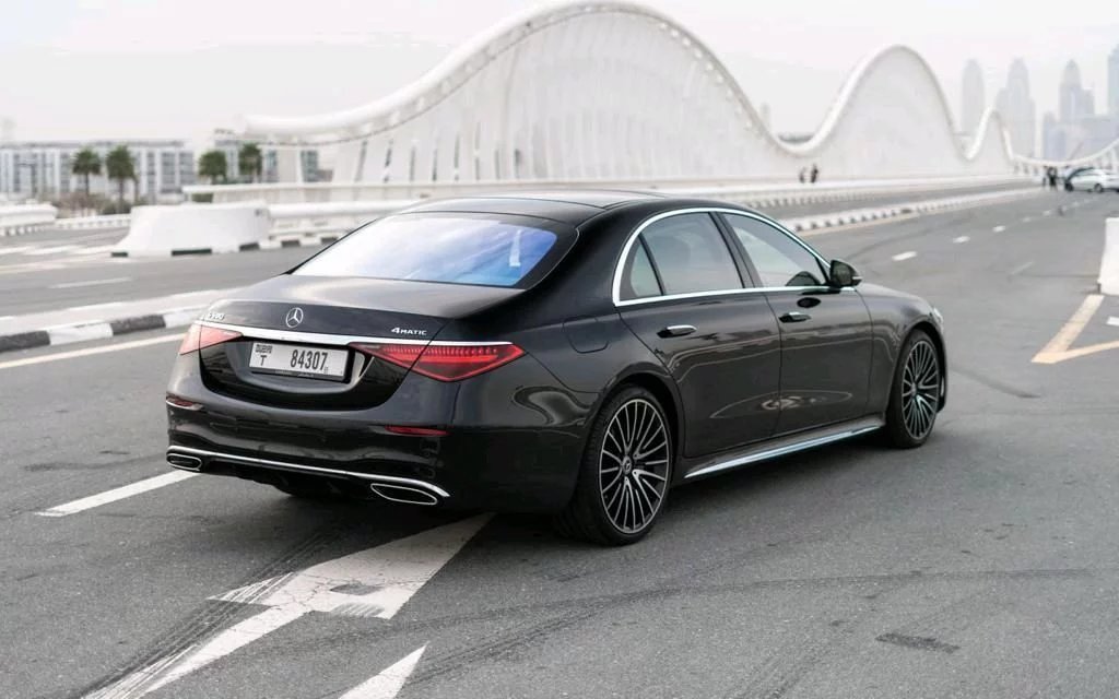Mercedes-Benz 2024 - Photo 3