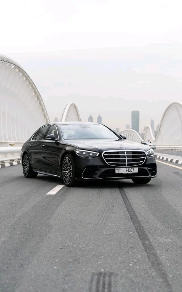 Mercedes-Benz 2024 - Photo 2