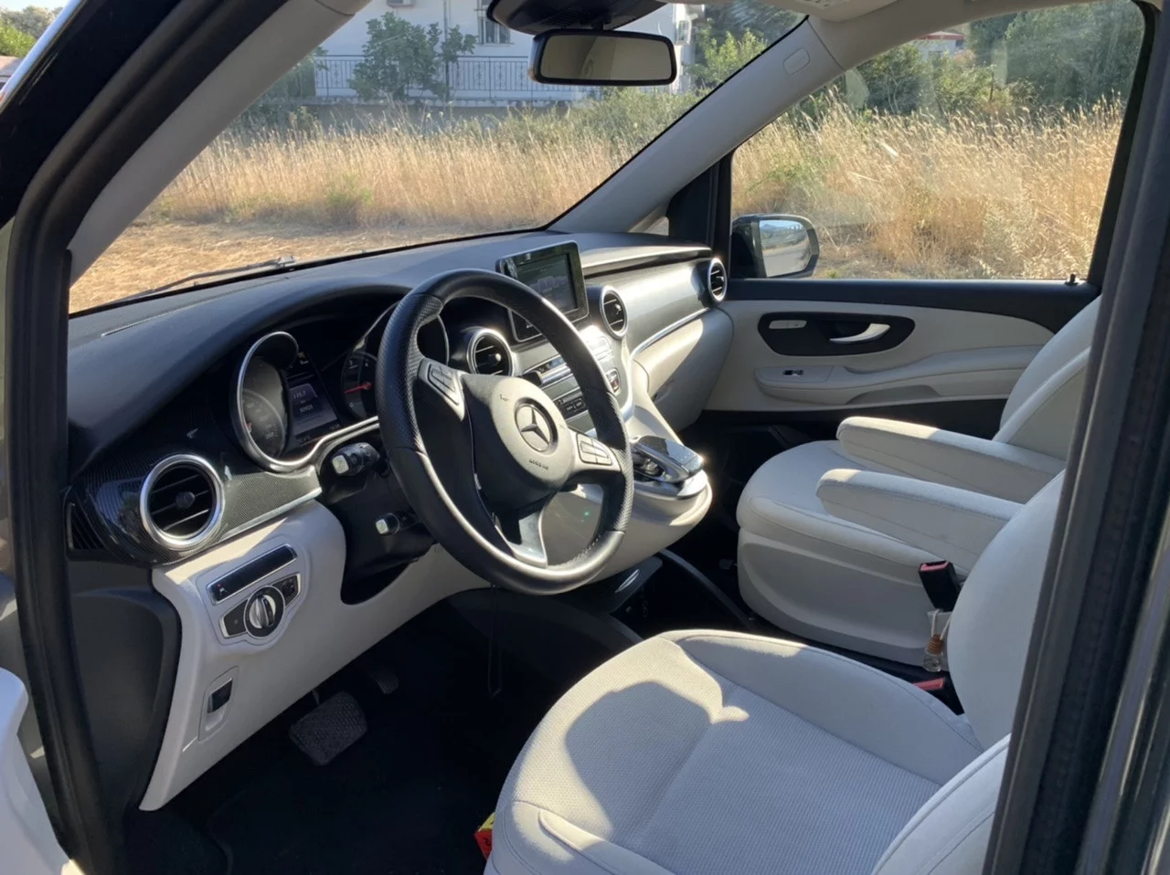 Mercedes-Benz V CLASS 220 2022 - Photo 3