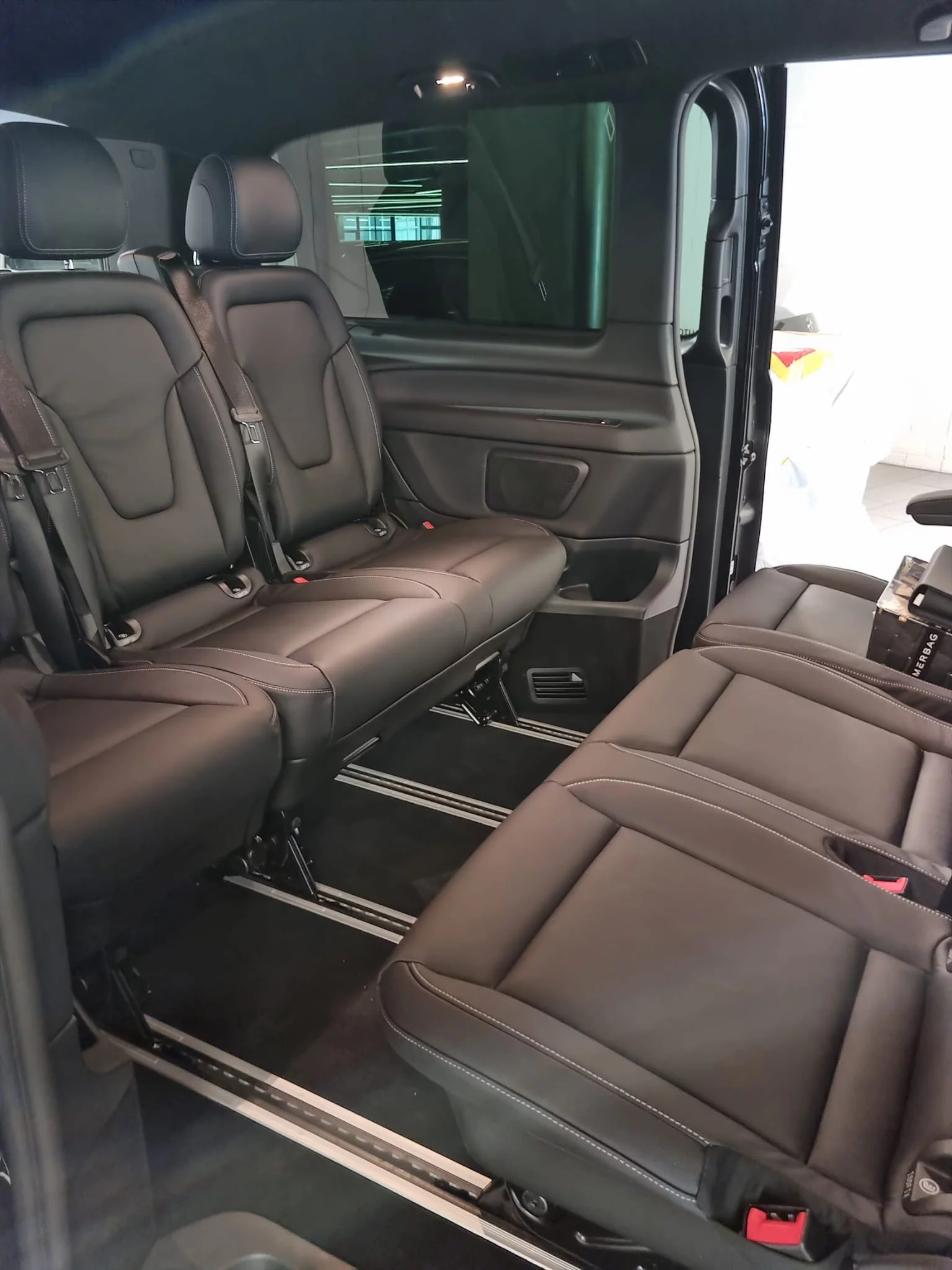 Mercedes-Benz V Class 2025 - Photo 2