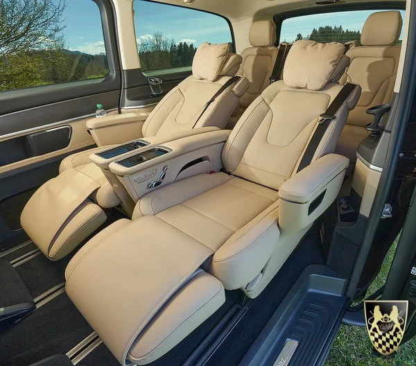 Mercedes-Benz V-Class 300 Extralong 2024 - Photo 4