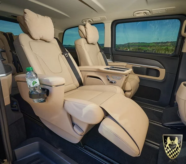 Mercedes-Benz V-Class 300 Extralong 2024 - Photo 2