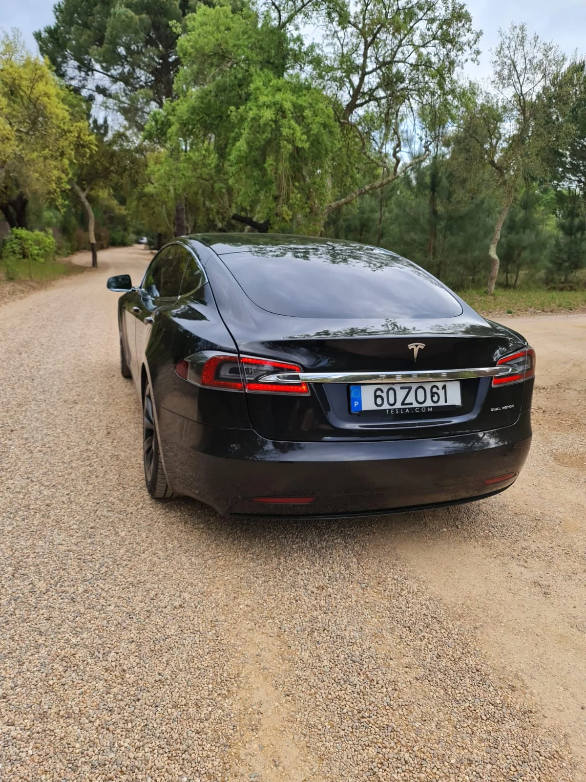 Tesla S 2019 - Photo 2