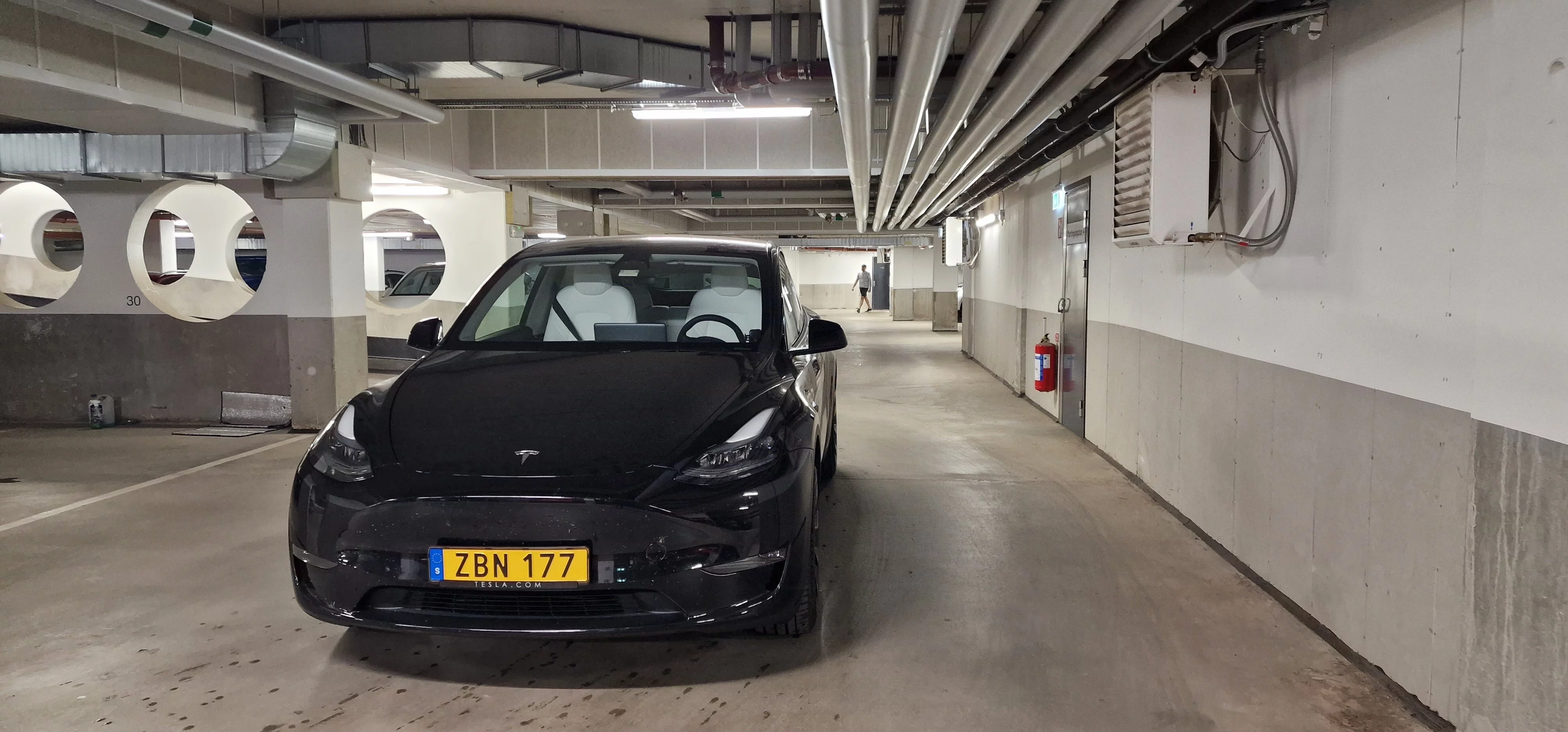 Tesla Tesla Model Y 2023 - Photo 2