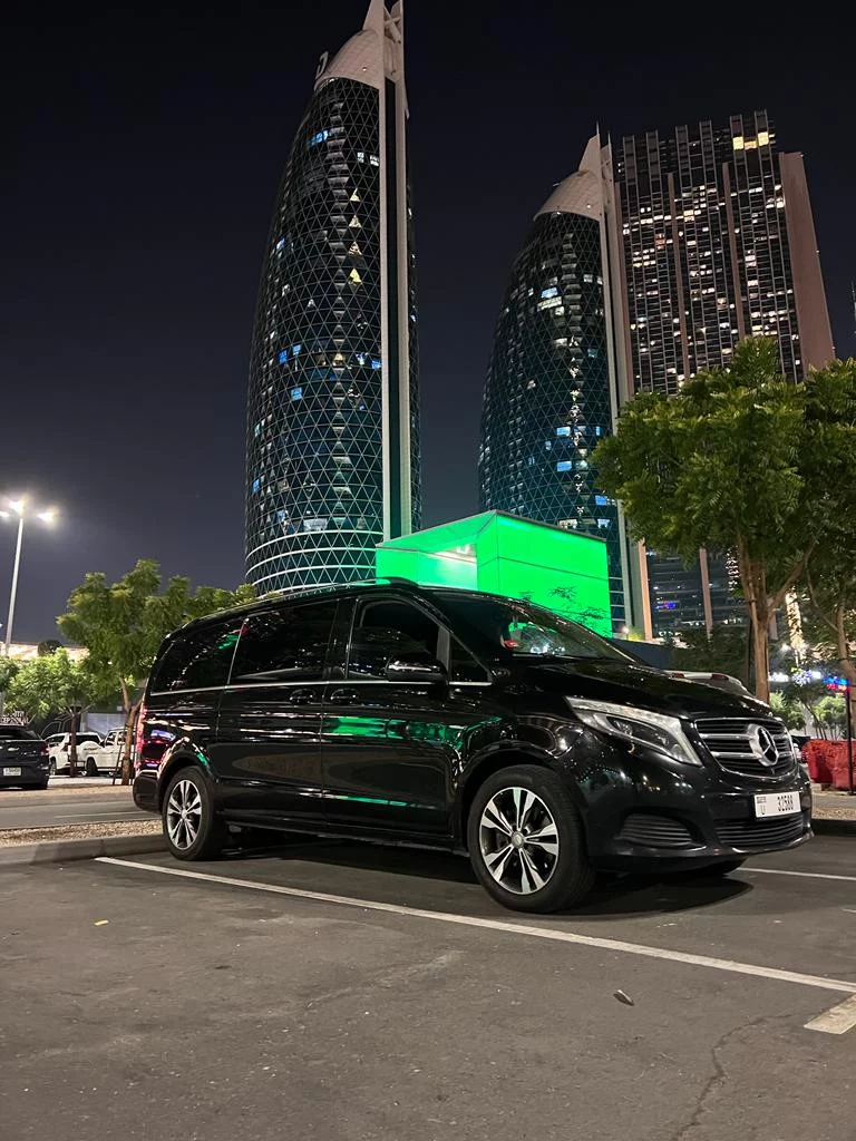 Mercedes-Benz V Class 2025 - Photo 4