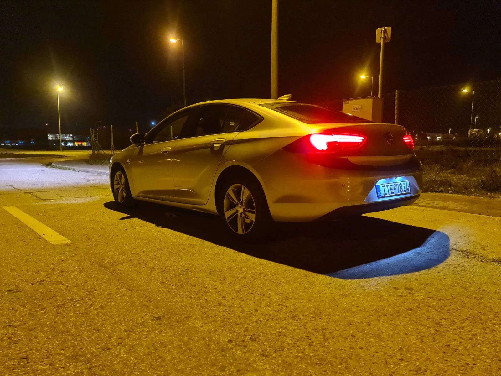 Opel INSIGNIA 2020 - Photo 2