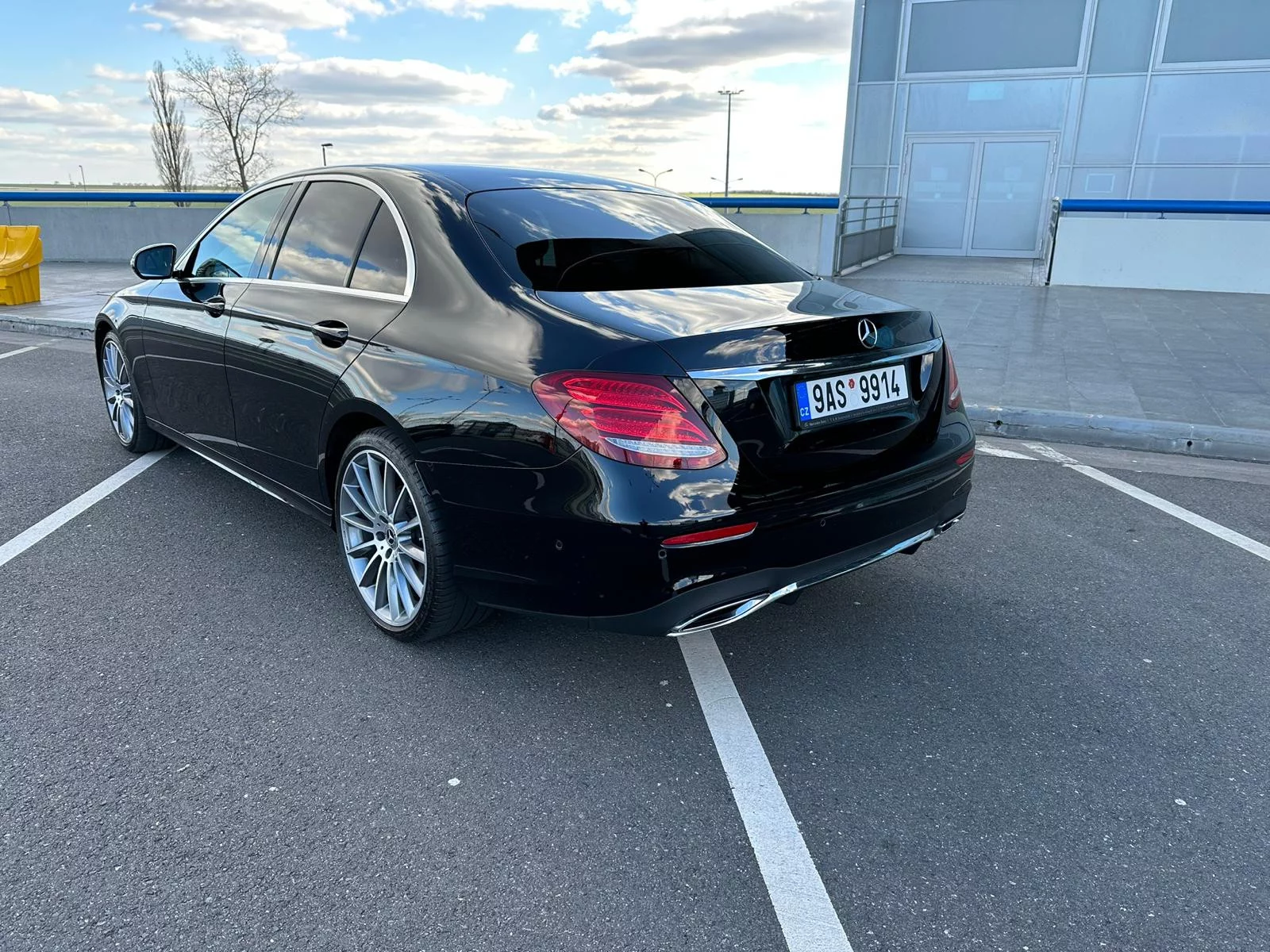 Mercedes-Benz E-class 2022 - Photo 3