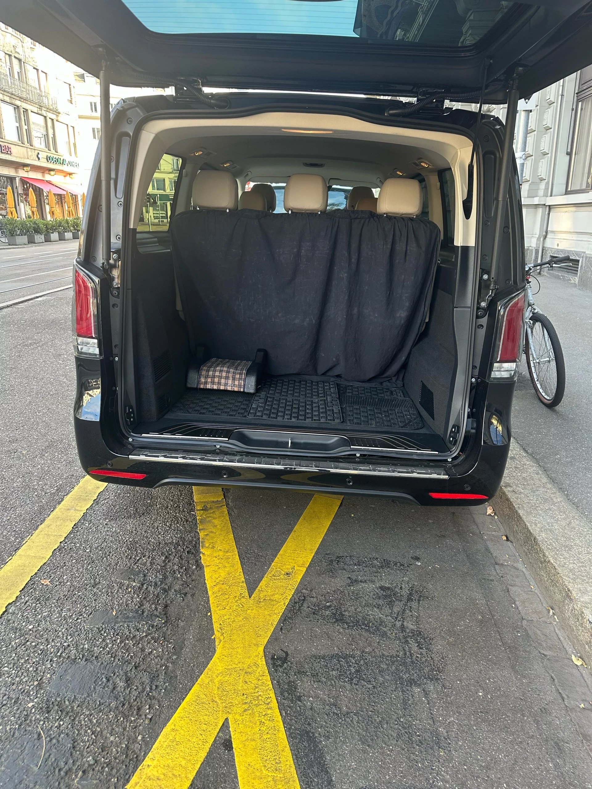 Mercedes-Benz V Class 2025 - Photo 4
