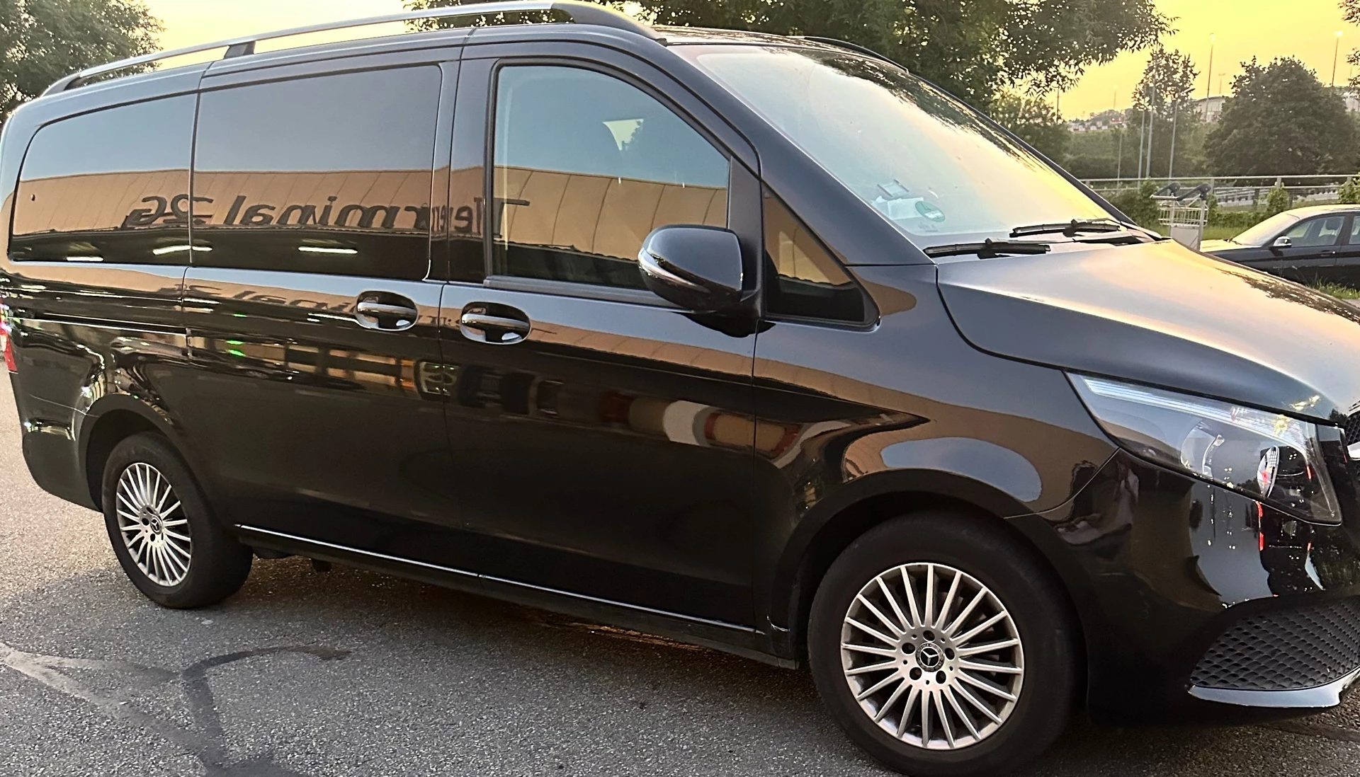 Mercedes-Benz v 2023