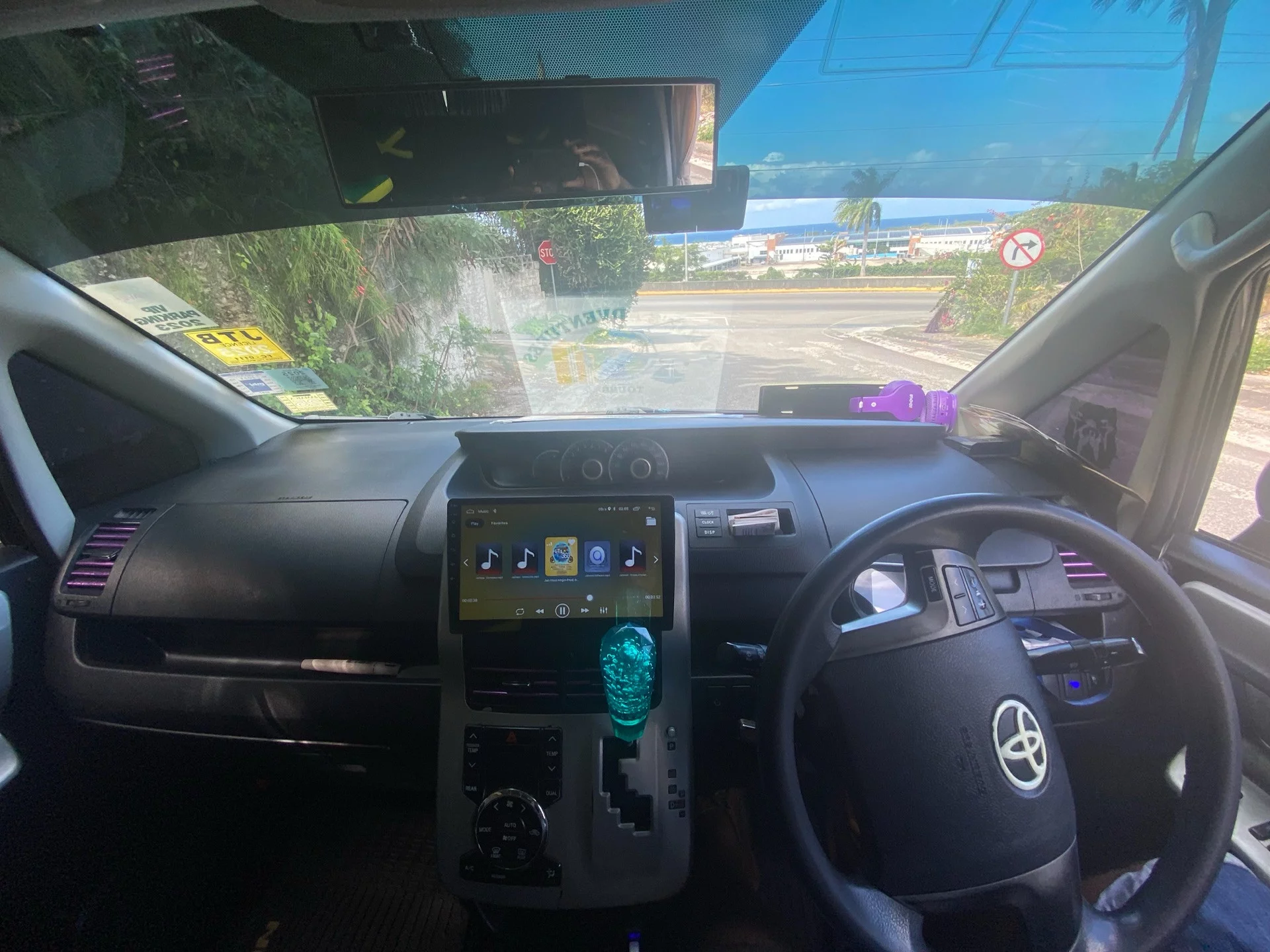 Toyota Noah 2010 - Photo 5
