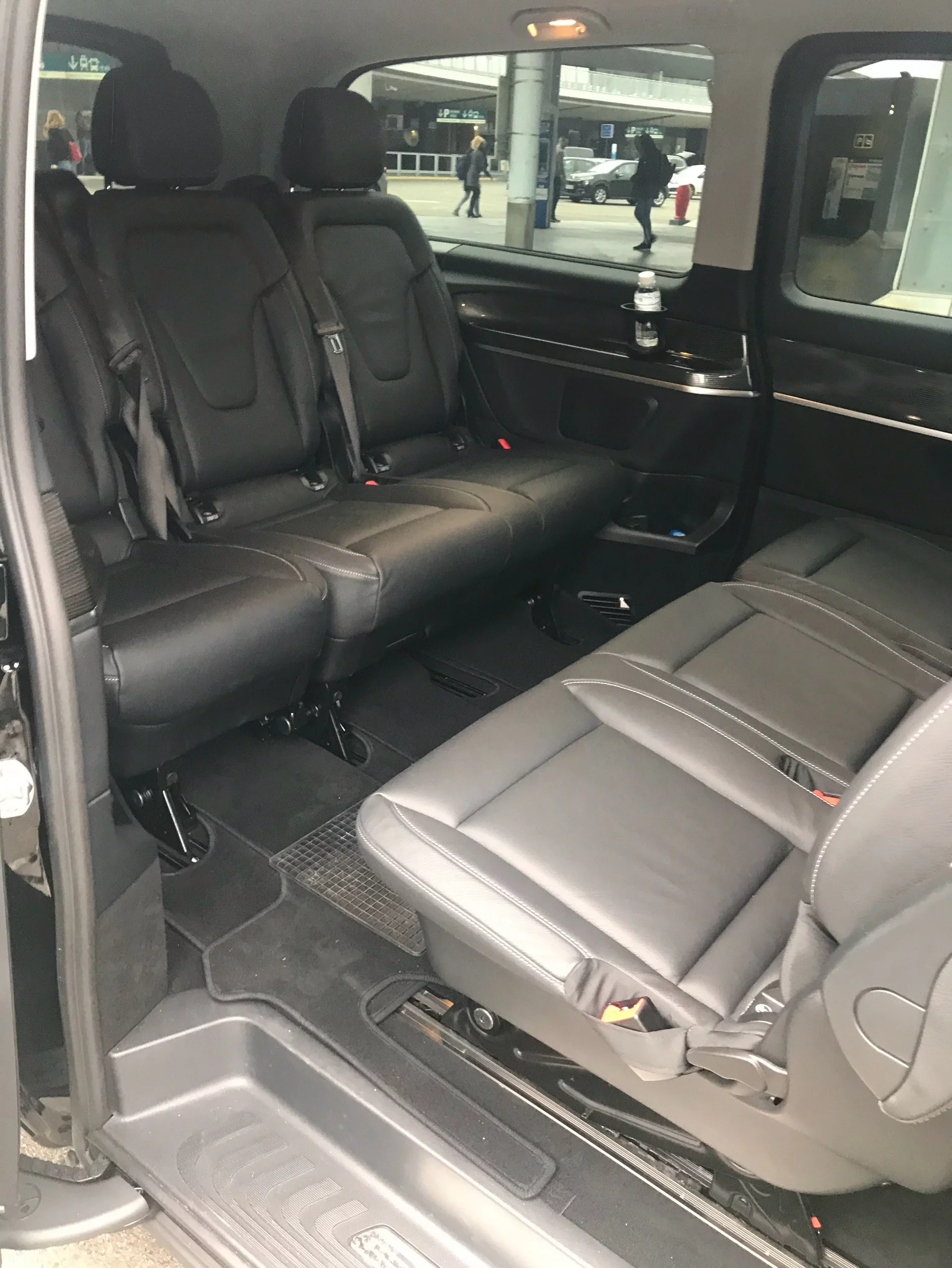 Mercedes-Benz V Class 250d 2024 - Photo 2