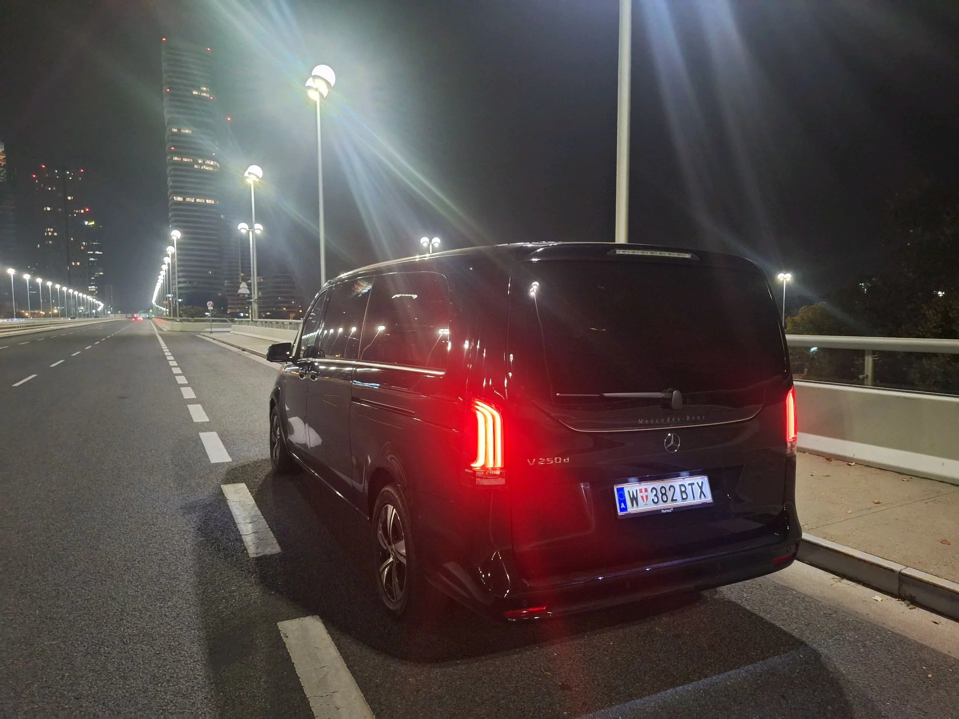 Mercedes-Benz V Class 2025 - Photo 4