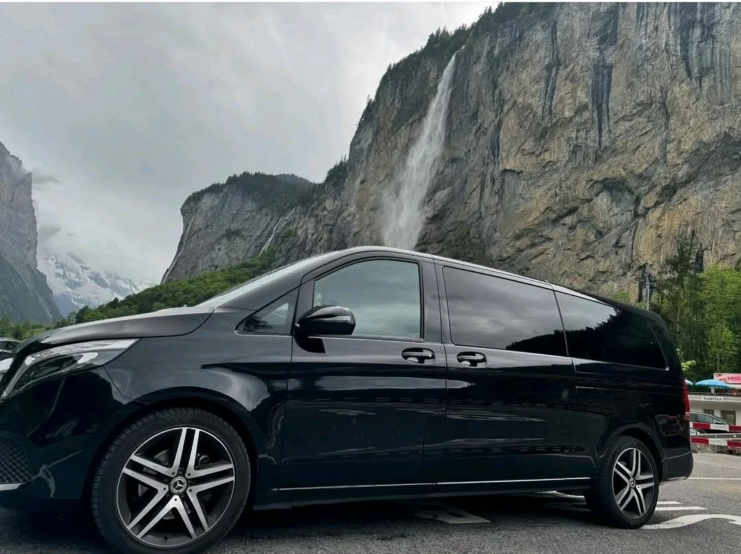 Mercedes-Benz V Class 2022 - Photo 2