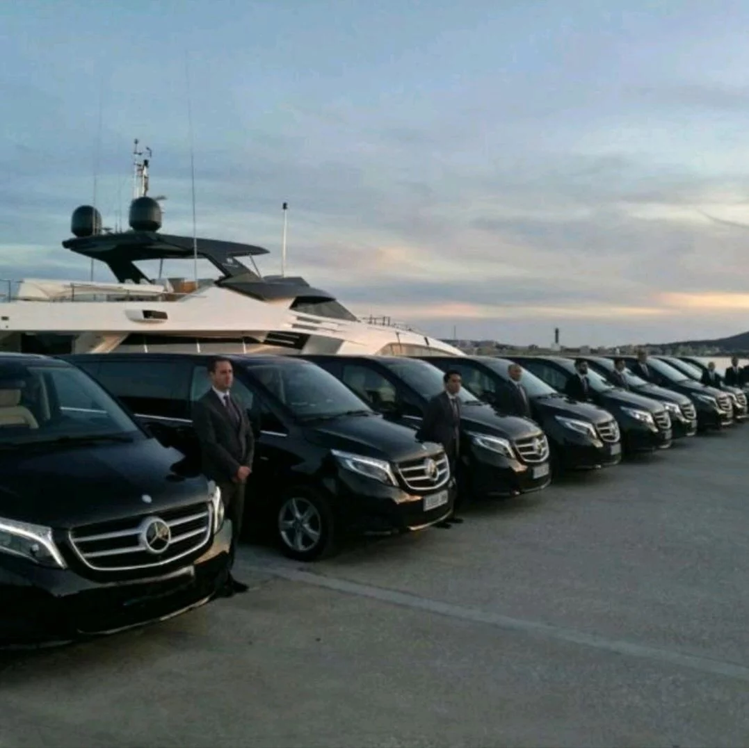 Mercedes-Benz V Class 2022 - Photo 3