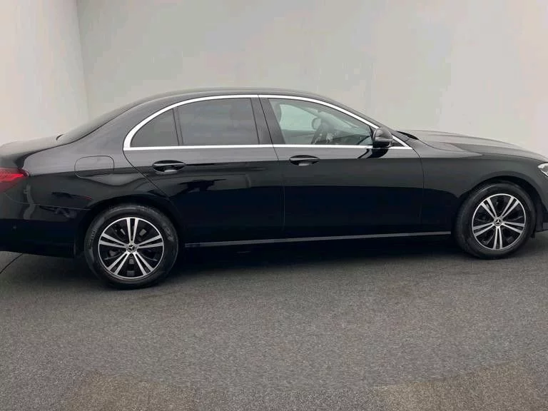 Mercedes-Benz E Class 2025 - Photo 2