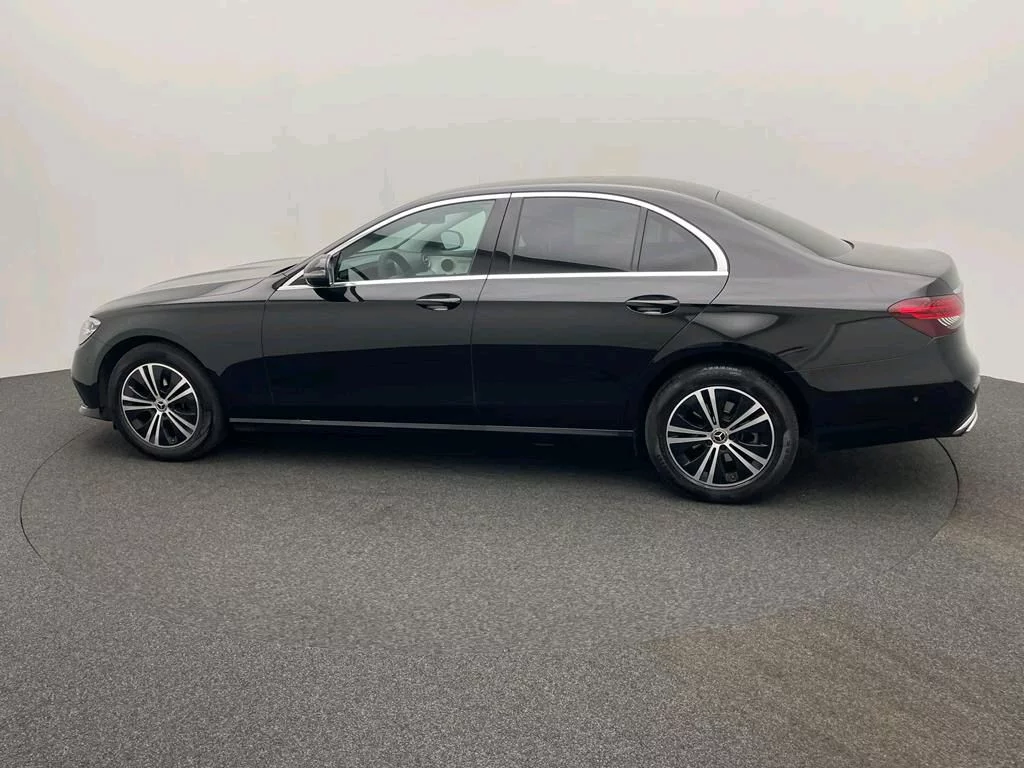 Mercedes-Benz E Class 2025 - Photo 3