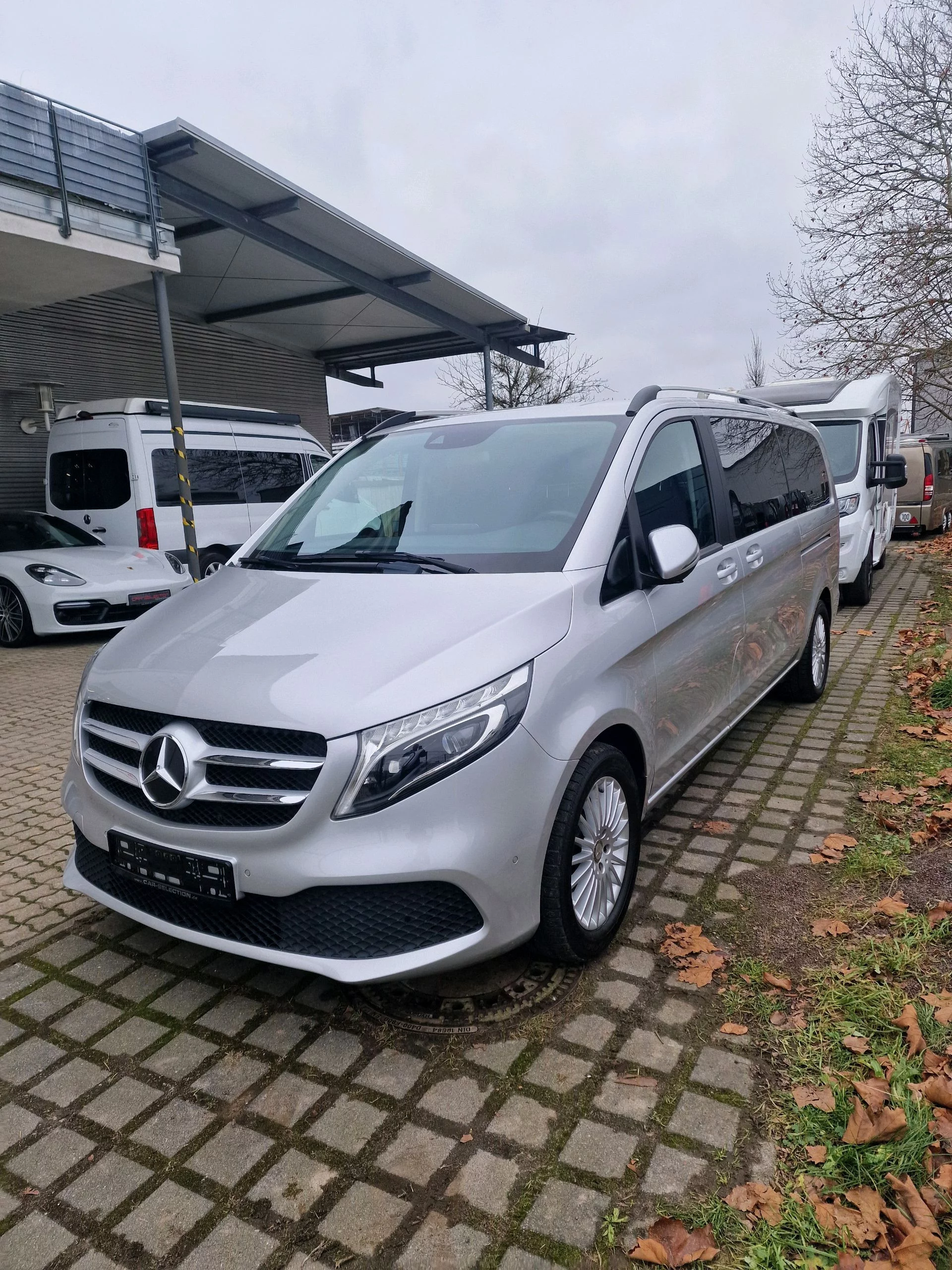 Mercedes-Benz V Class 250d 2021 - Photo 3