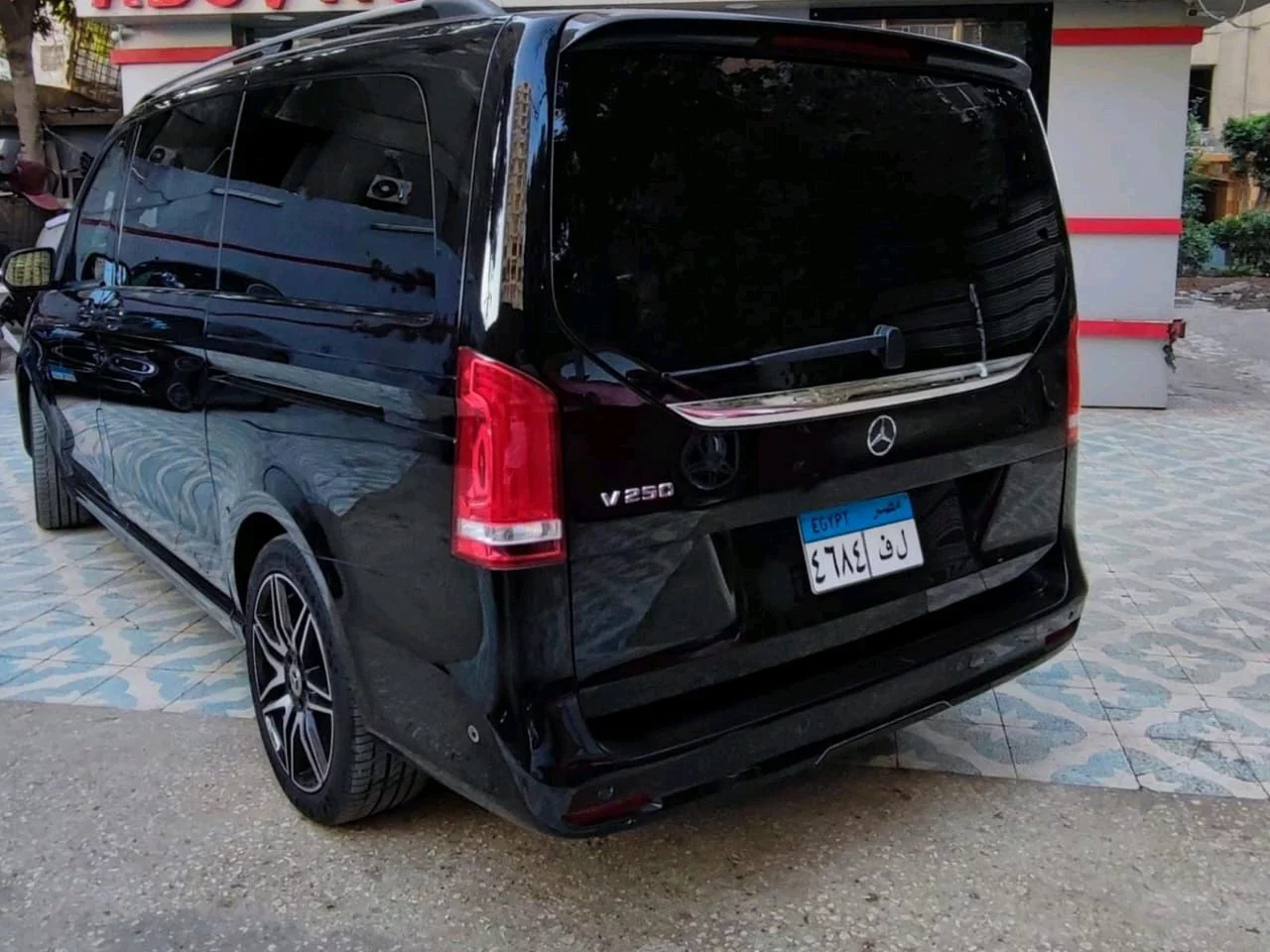 Mercedes-Benz V Class 2023 - Photo 2