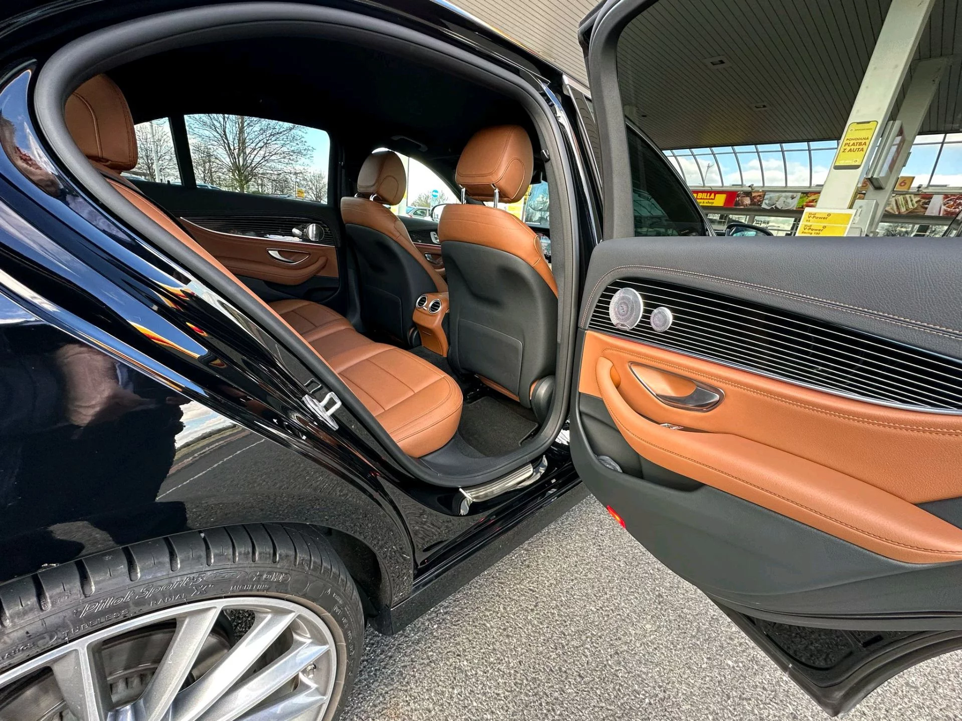 Mercedes-Benz E Class 2021 - Photo 3