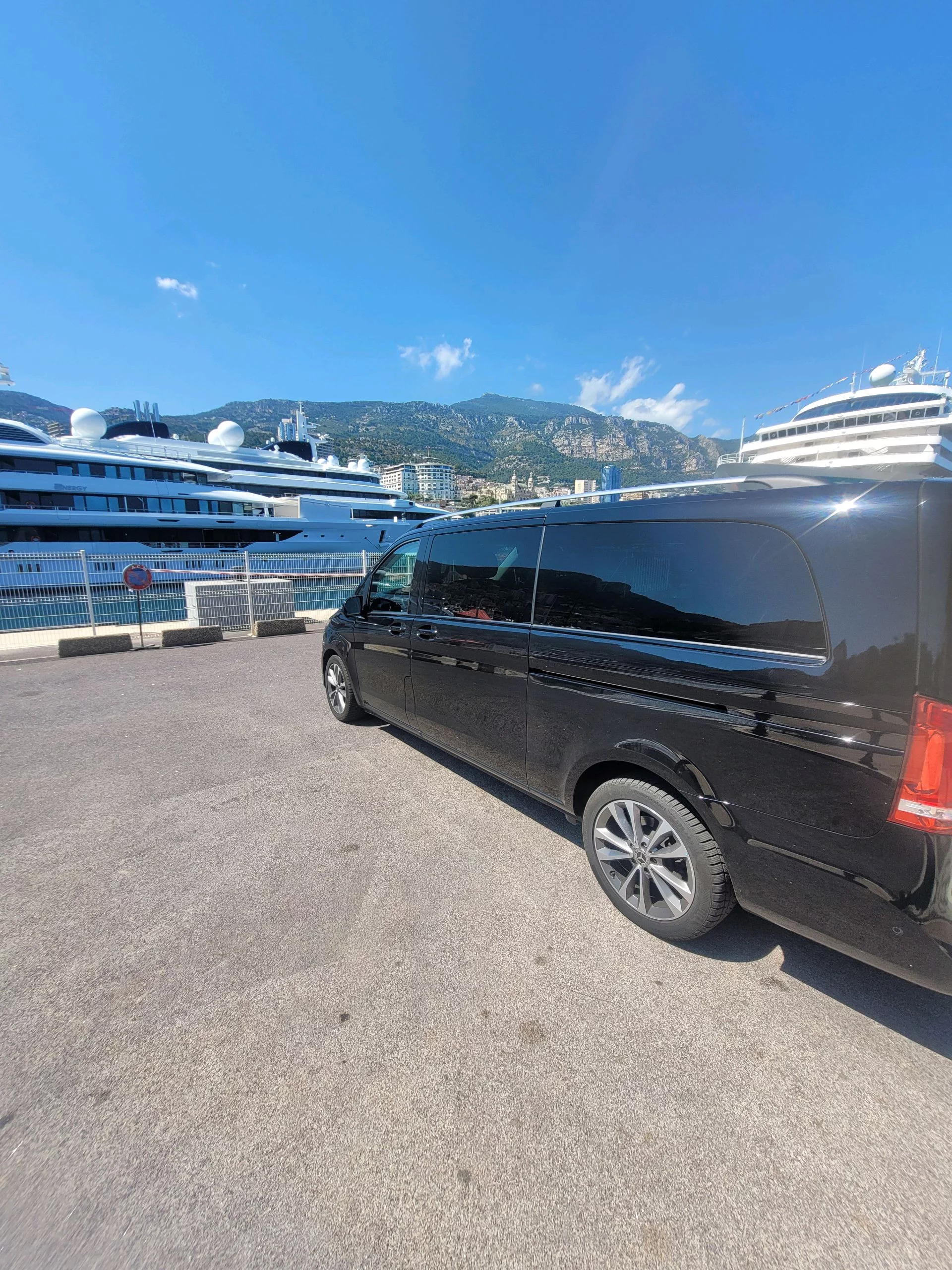 Mercedes-Benz V Class 2022 - Photo 2