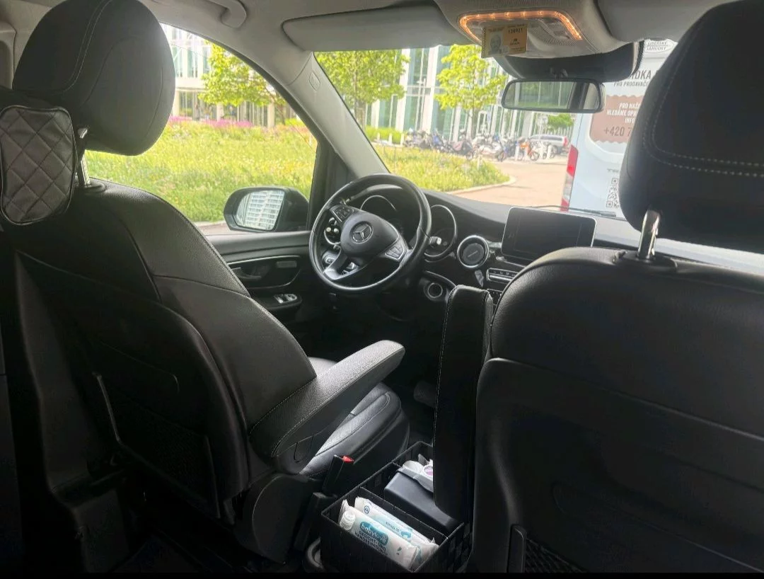 Mercedes-Benz V-class 2023 - Photo 4