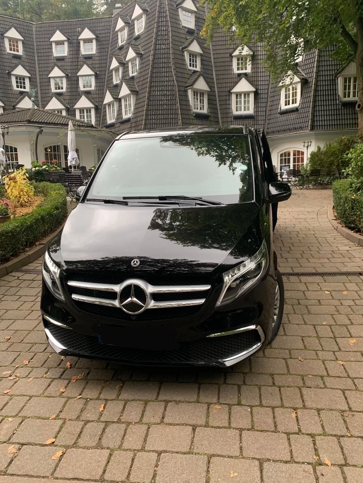 Mercedes-Benz v 2023