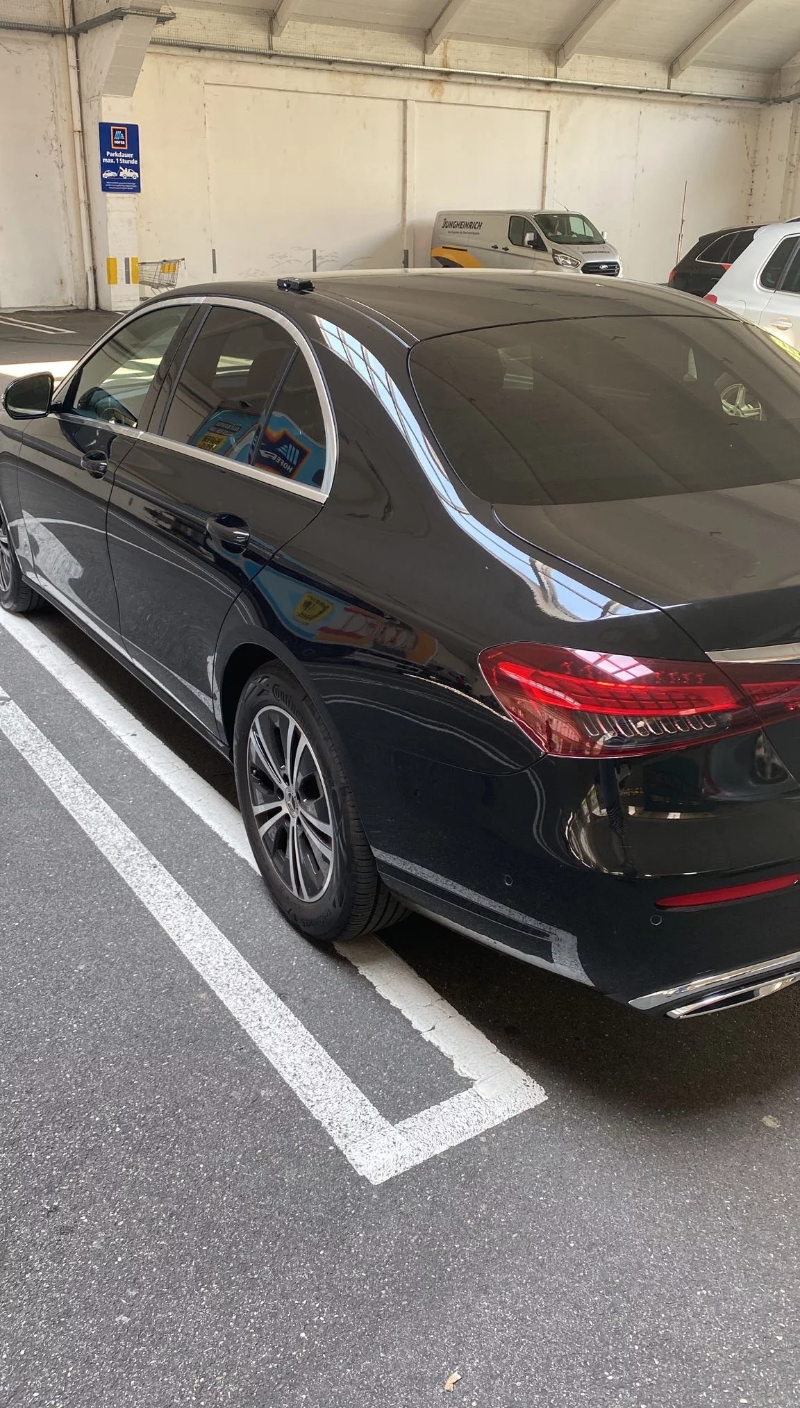 Mercedes-Benz E220 2023 - Photo 4