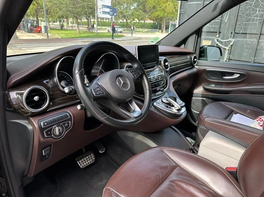 Mercedes-Benz V Class 2021 - Photo 2