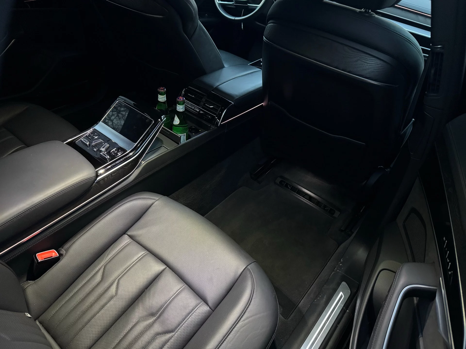 Audi A8 L 2024 - Photo 2