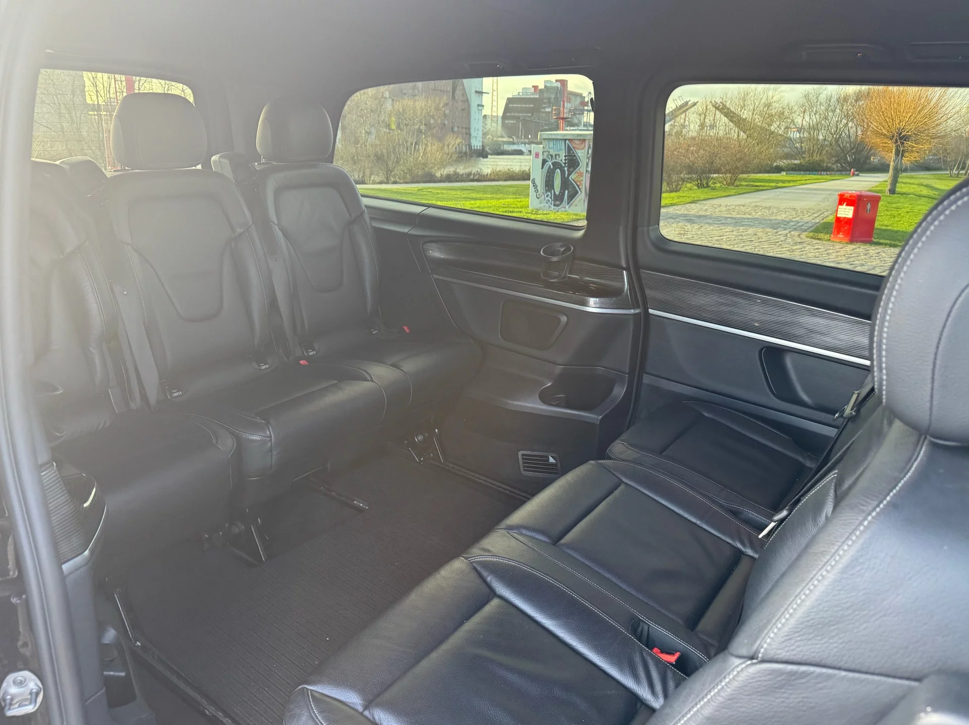 Mercedes-Benz V Class 2022 - Photo 2