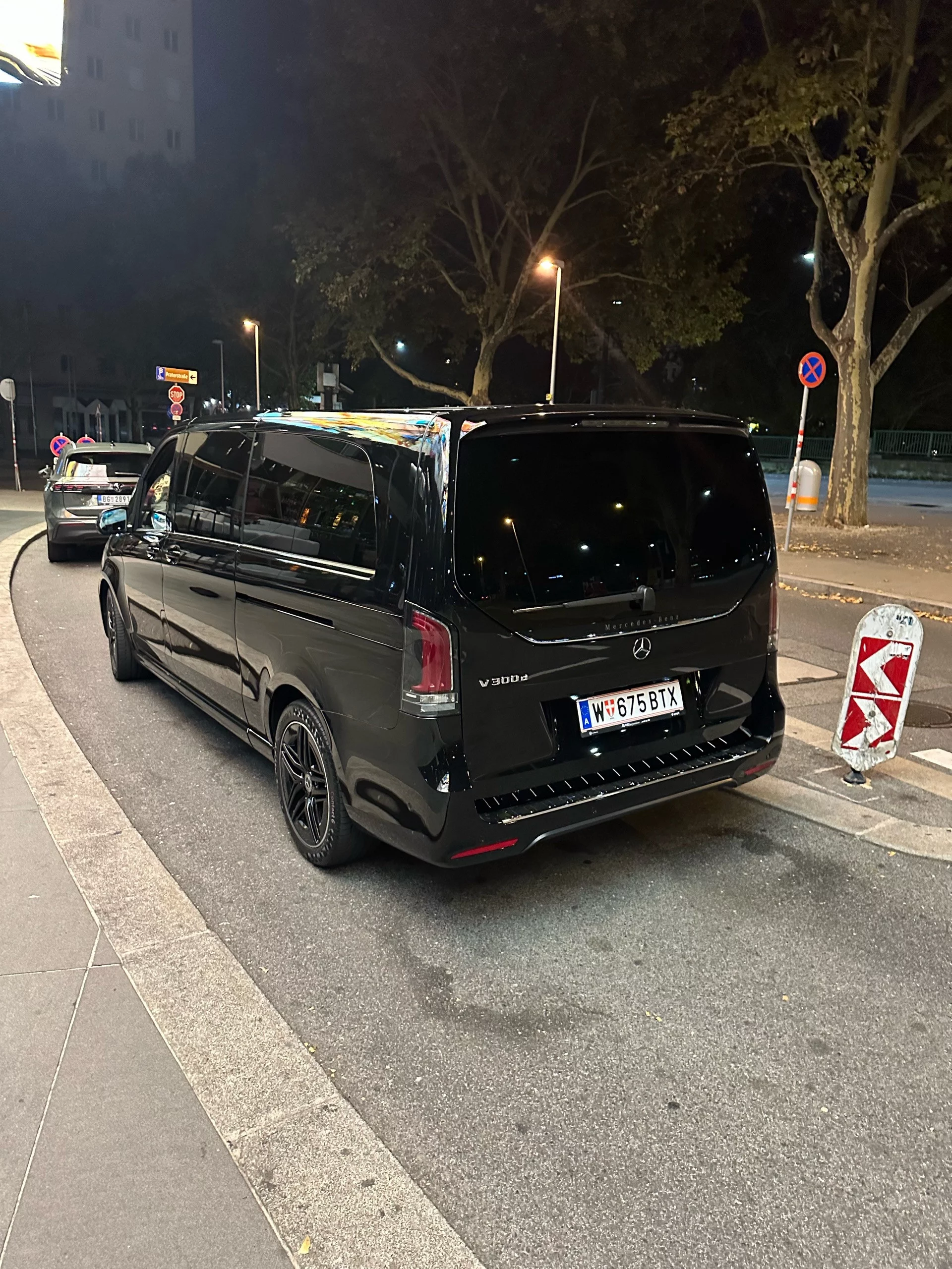 Mercedes-Benz V Class - V300 A 2024 - Photo 4