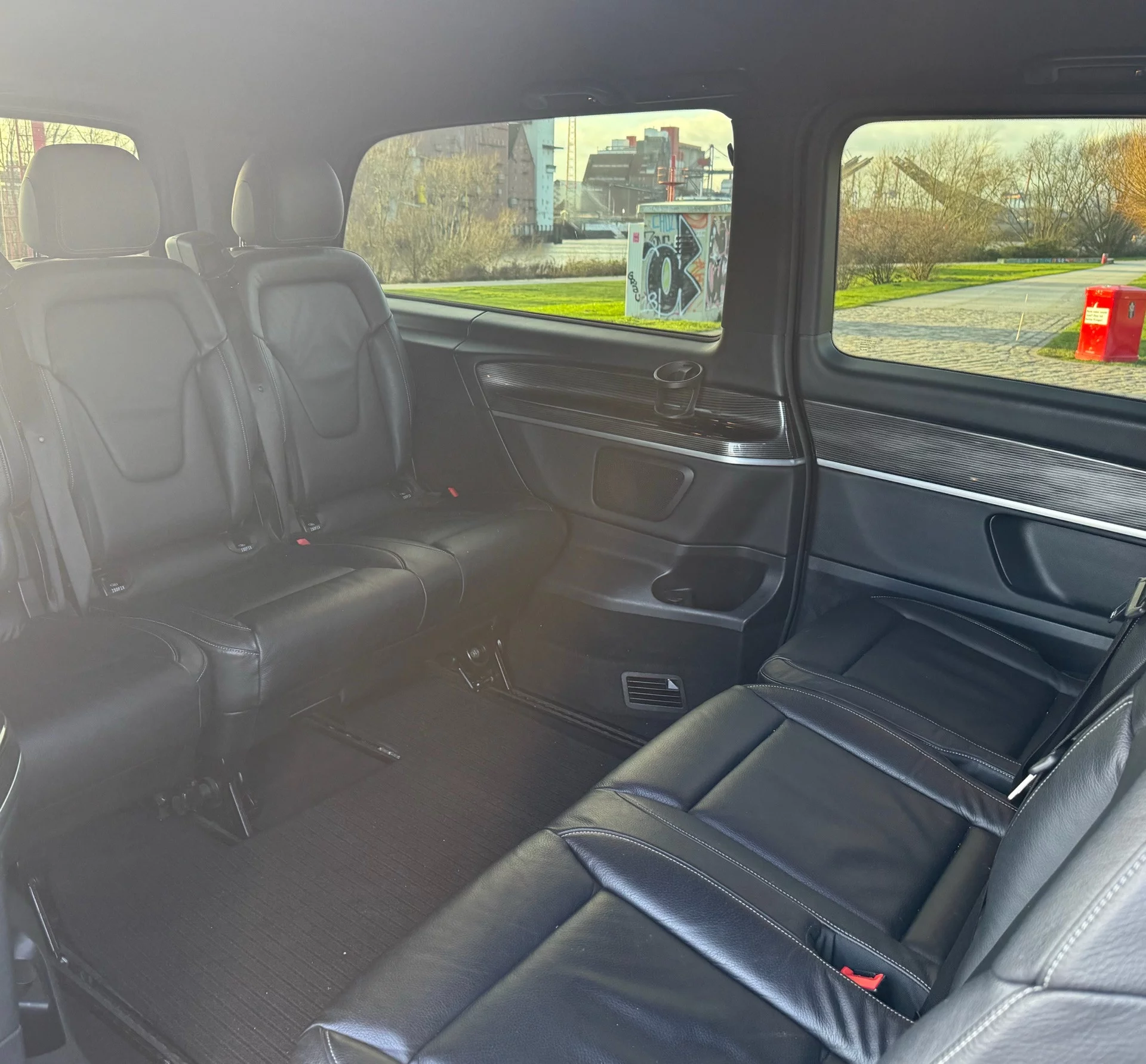 Mercedes-Benz V Class 2023 - Photo 3