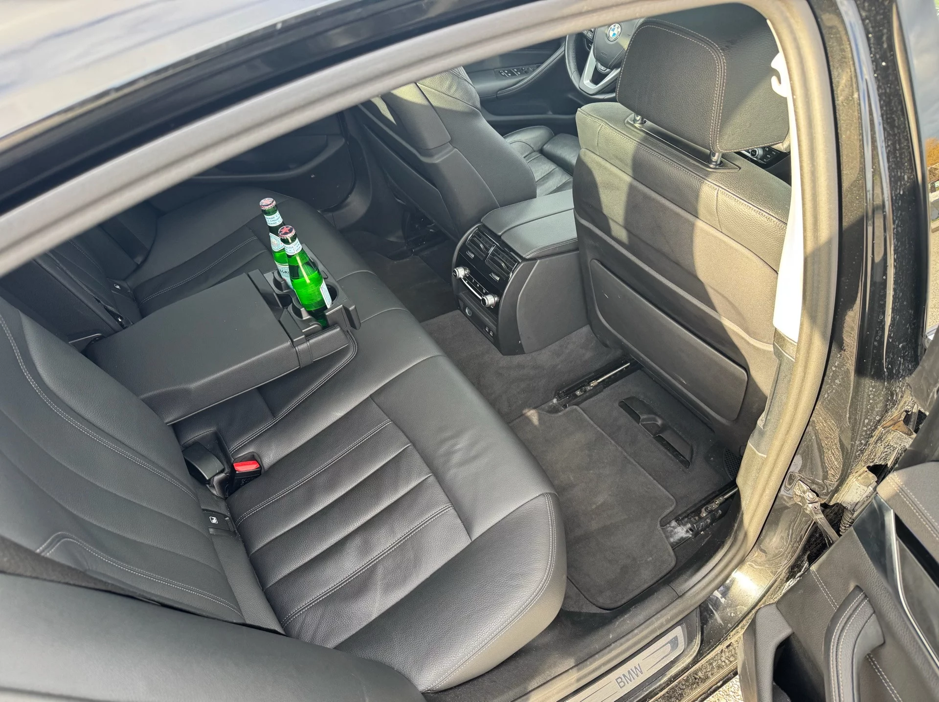 BMW 5 Series Luxury 2023 - Photo 2