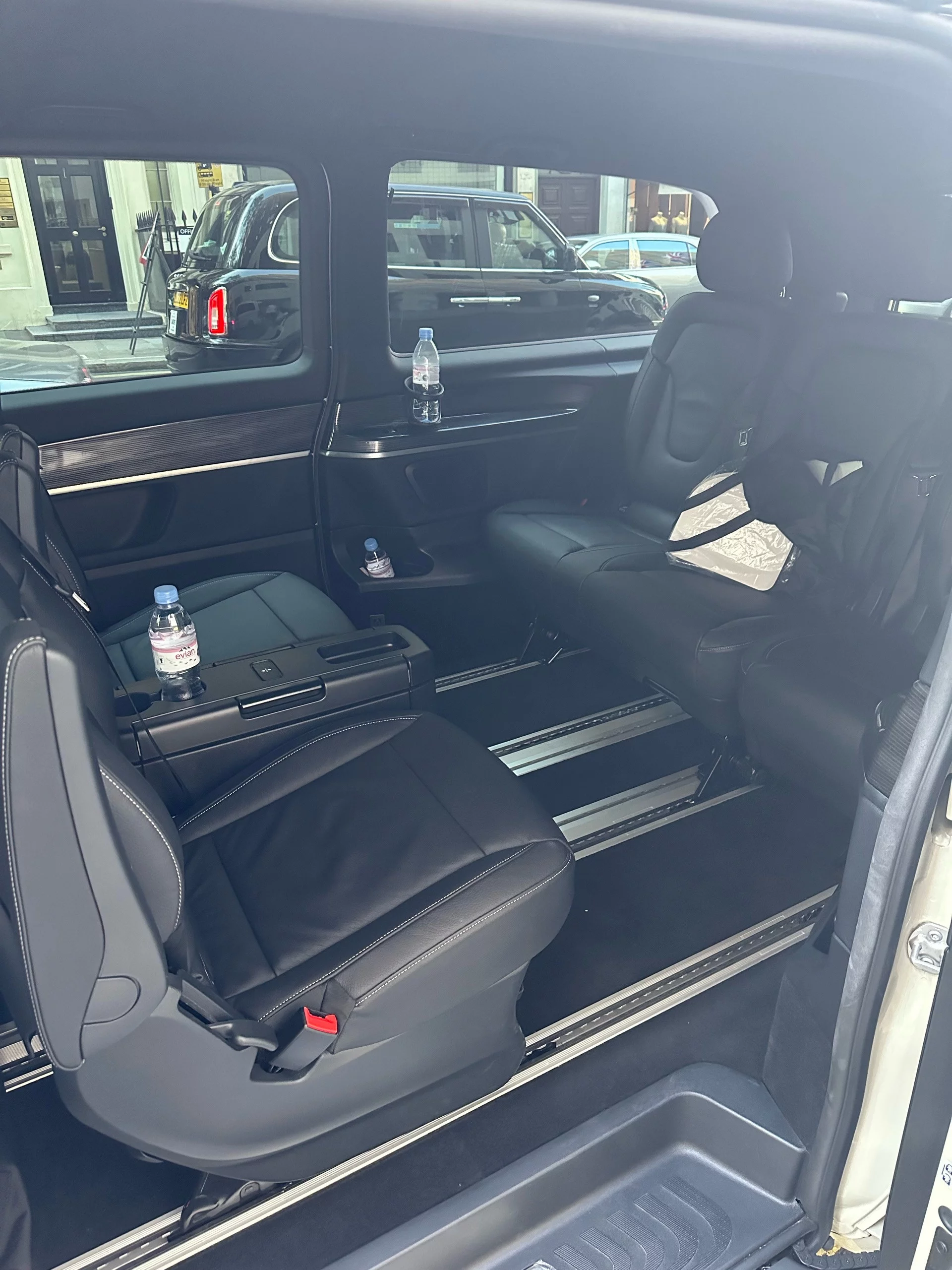 Mercedes-Benz EQV 2022 - Photo 5
