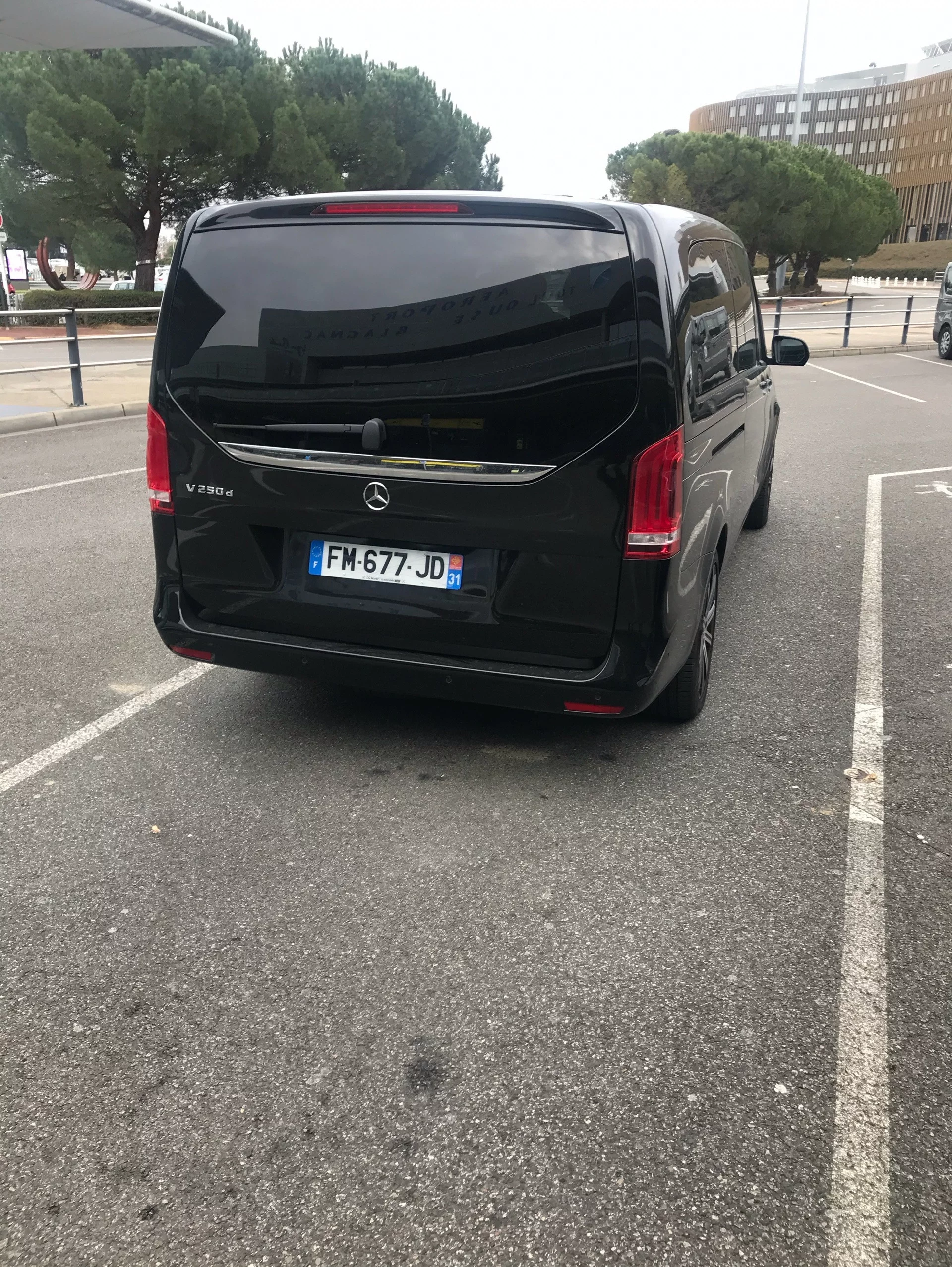 Mercedes-Benz V Class 250d 2024 - Photo 3
