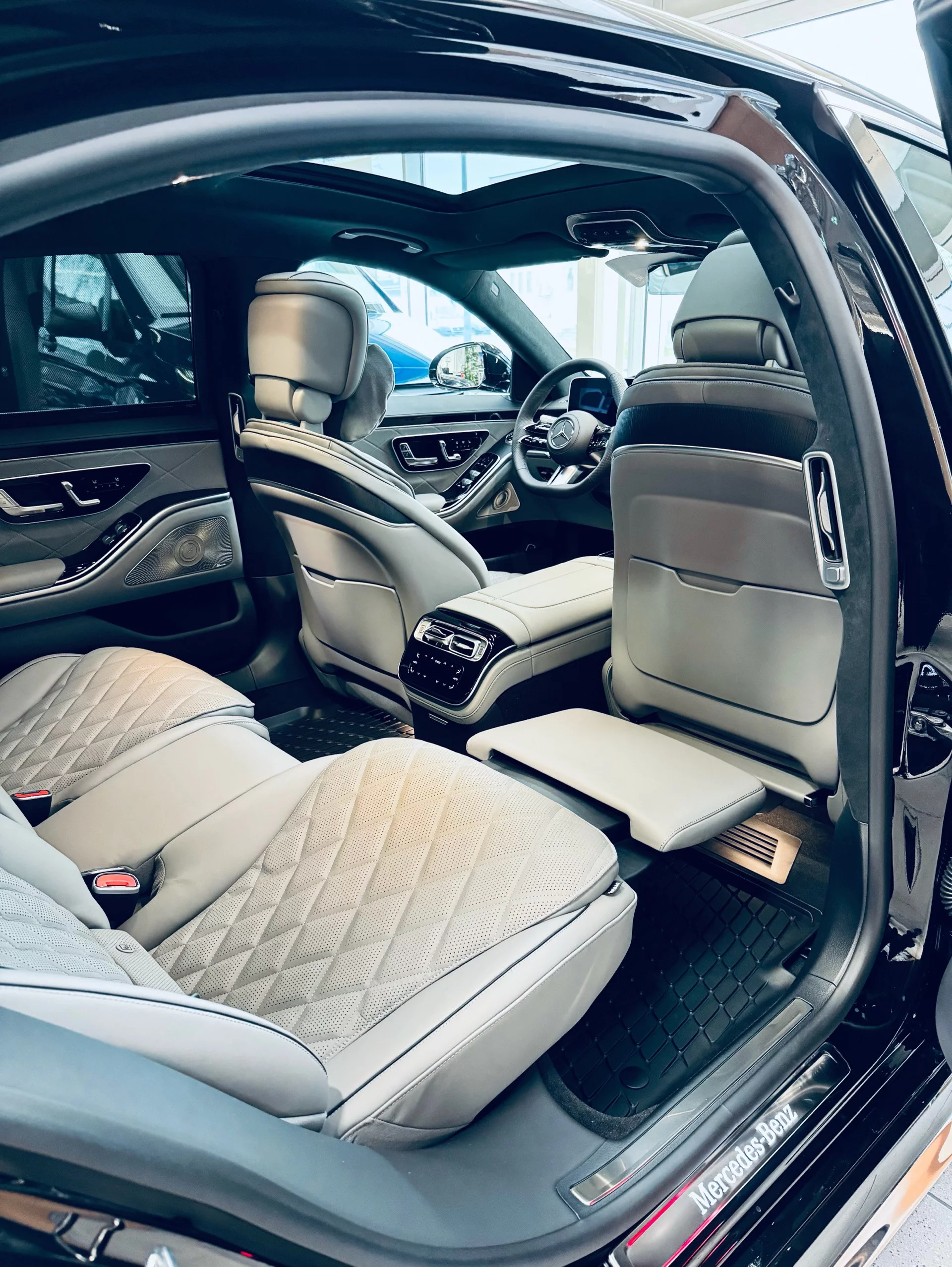 Mercedes-Benz S Class 2024 - Photo 4