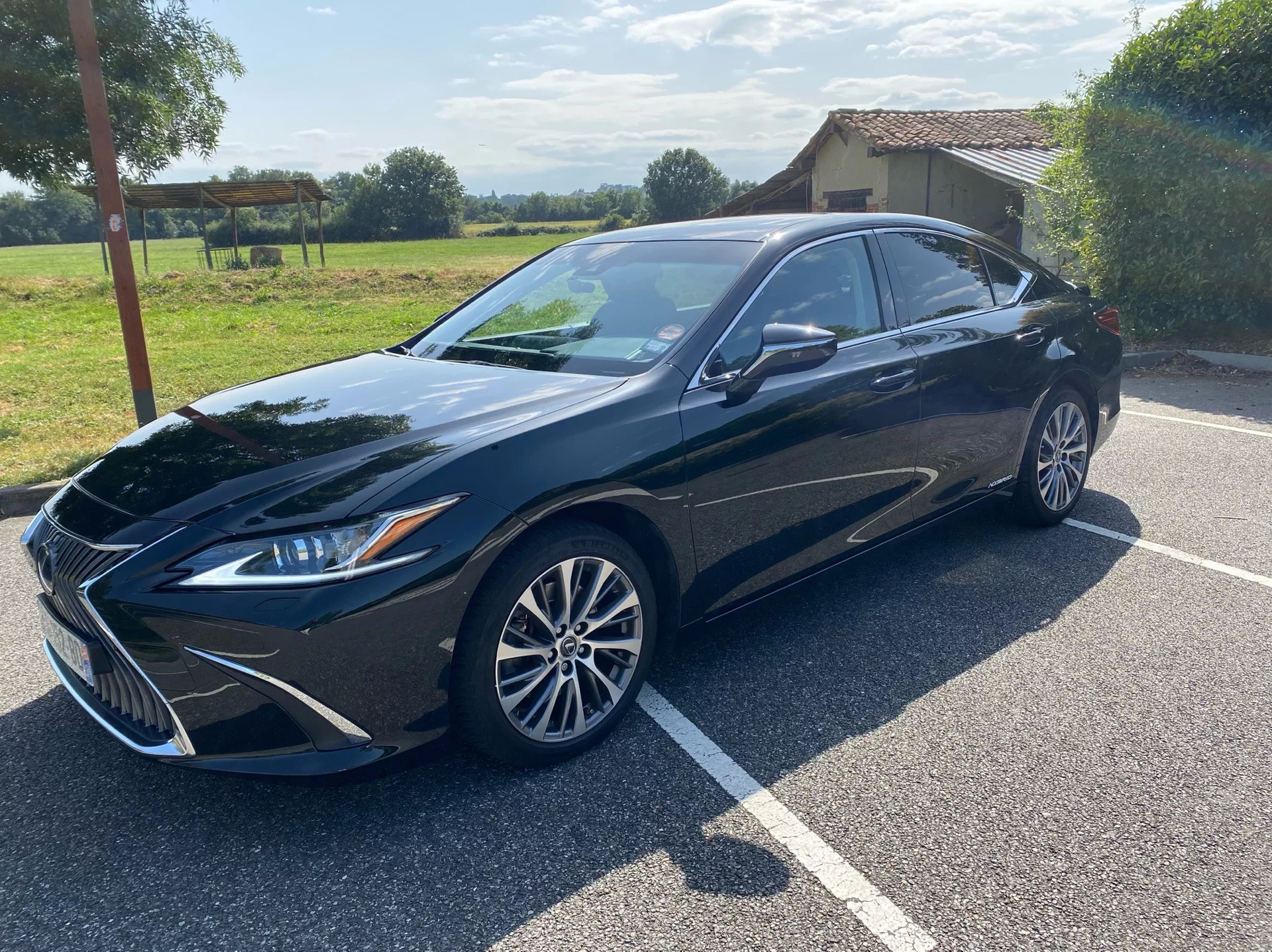Lexus E 2020 - Photo 3