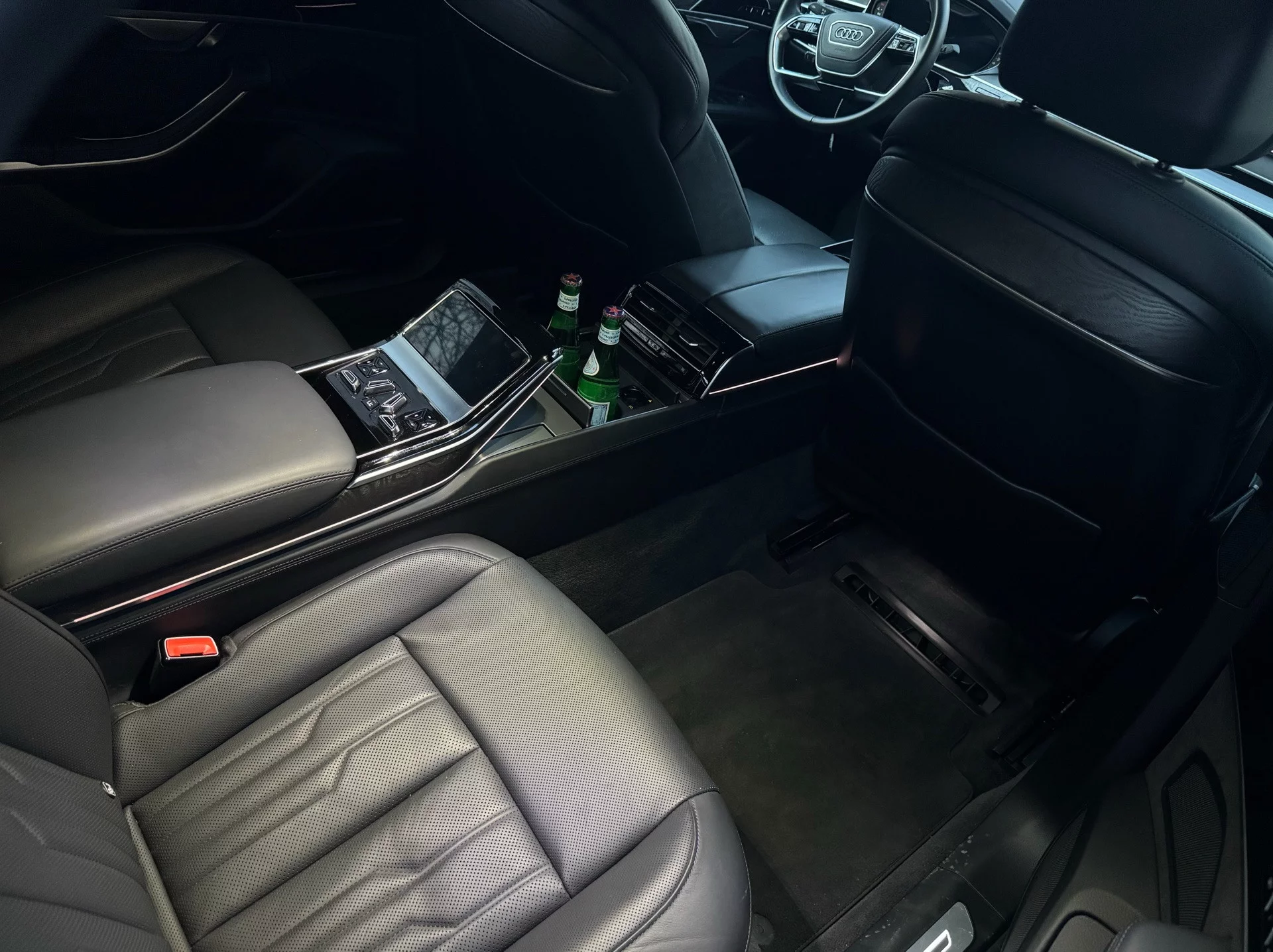 Audi A8 L 2024 - Photo 3