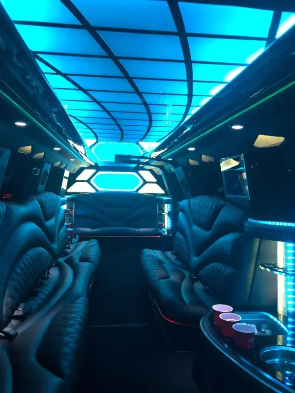 Lincoln  stretch limousine 2024 - Photo 3