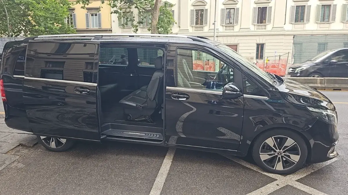 Mercedes-AMG Classe V 2025 - Photo 2