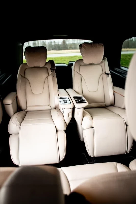Mercedes-AMG VIP V Class 2025 - Photo 2