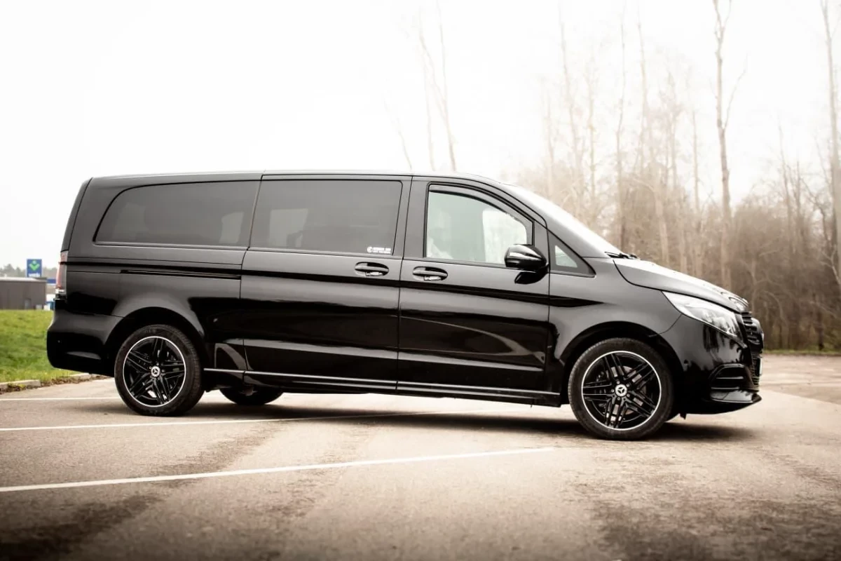 Mercedes-AMG VIP V Class 2025 - Photo 3